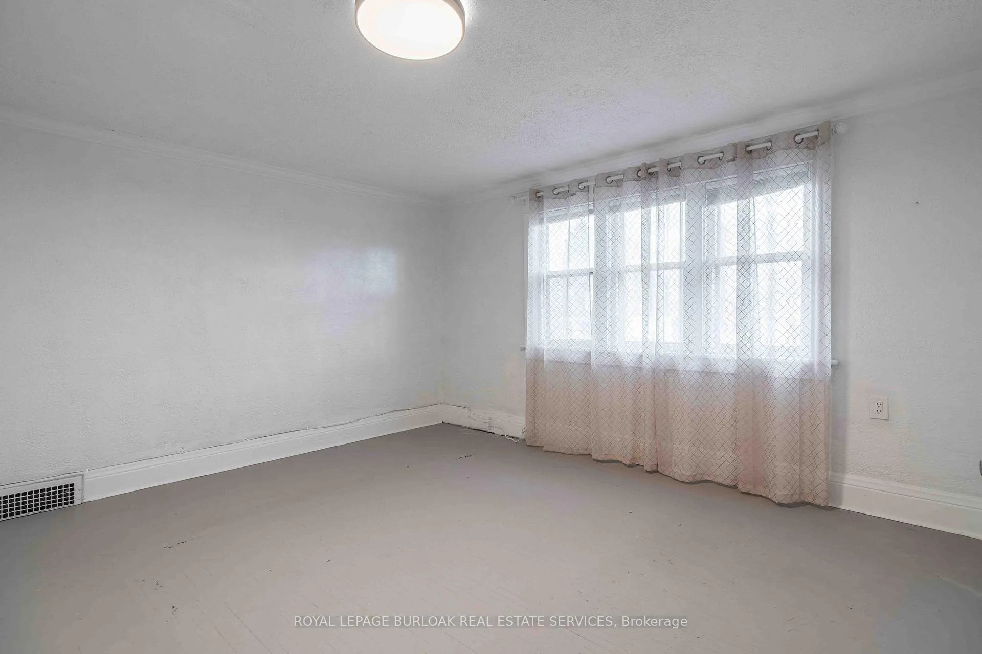 Photo 26 of 19 Margery Road, Welland, Welland Downtown — HOMEH