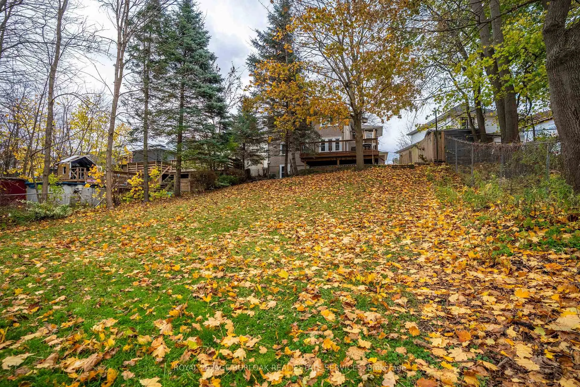 Photo 32 of 19 Margery Road, Welland, Welland Downtown — HOMEH
