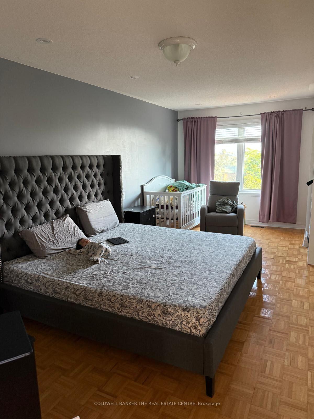 Photo 4 of 58 Arco Circle, Vaughan, Maple — HOMEH