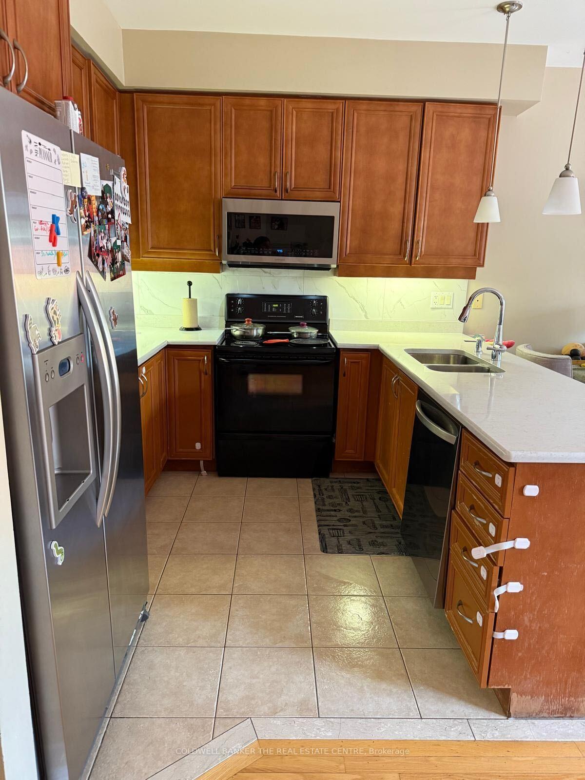 Photo 5 of 58 Arco Circle, Vaughan, Maple — HOMEH