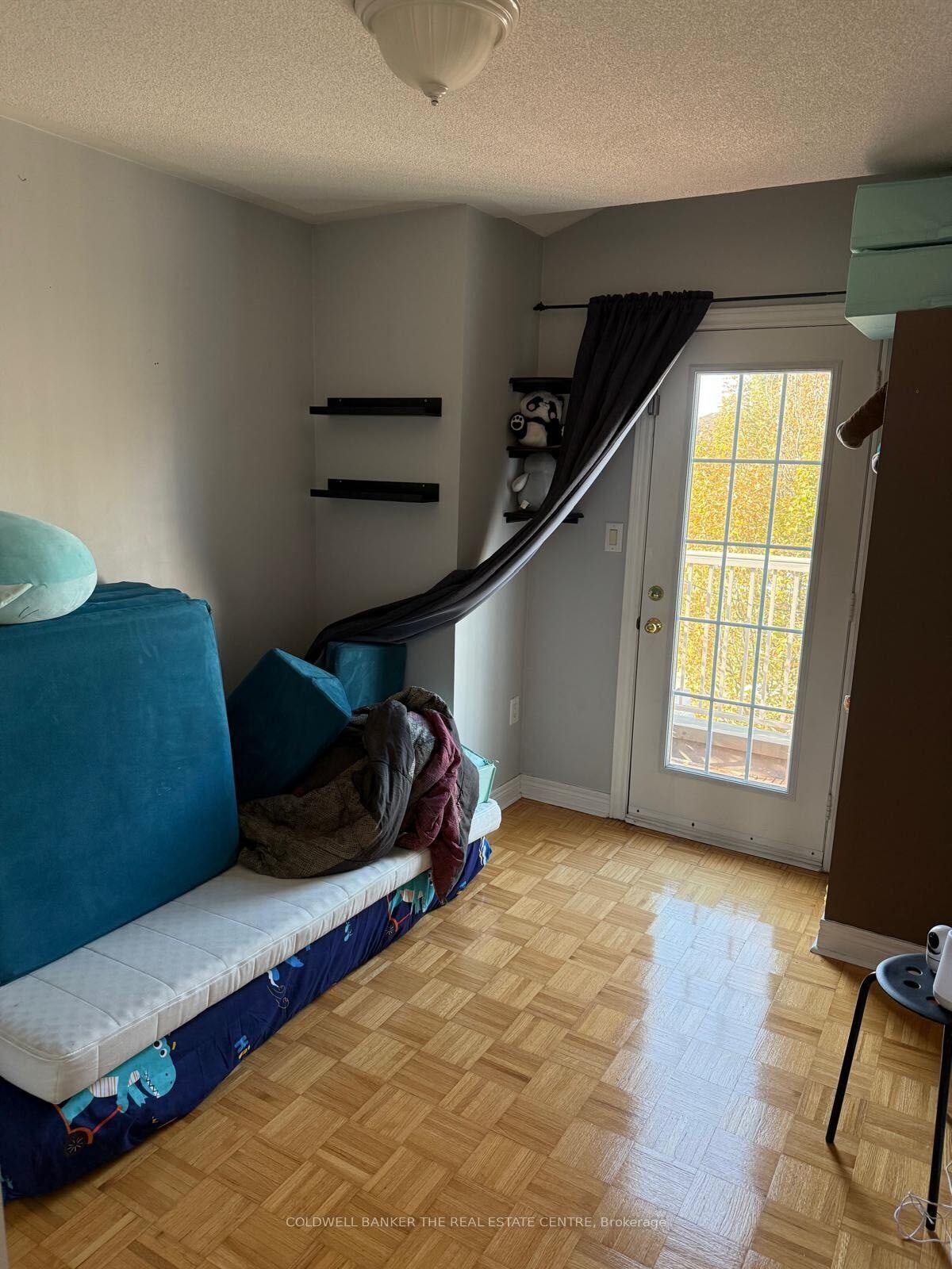 Photo 7 of 58 Arco Circle, Vaughan, Maple — HOMEH