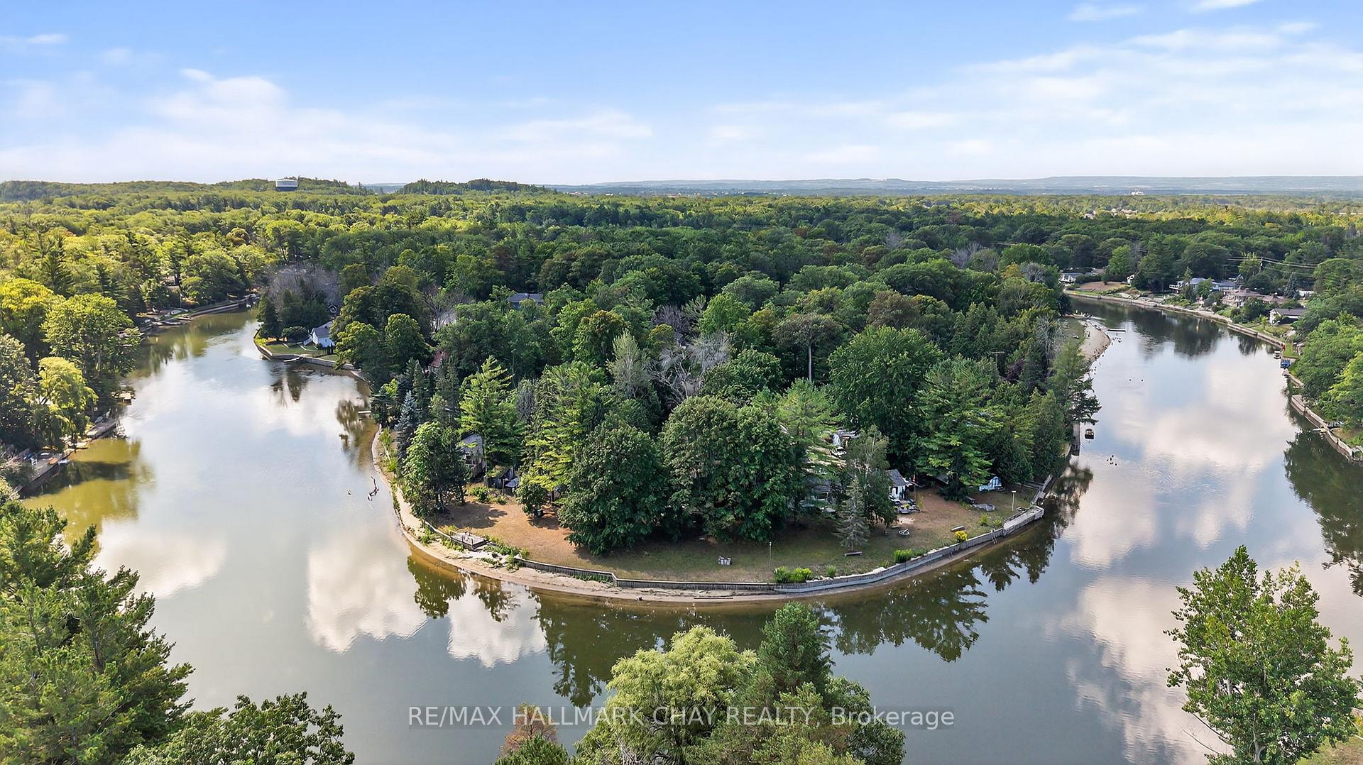 Photo 2 of 566 Oxbow Park Drive, Wasaga Beach — HOMEH