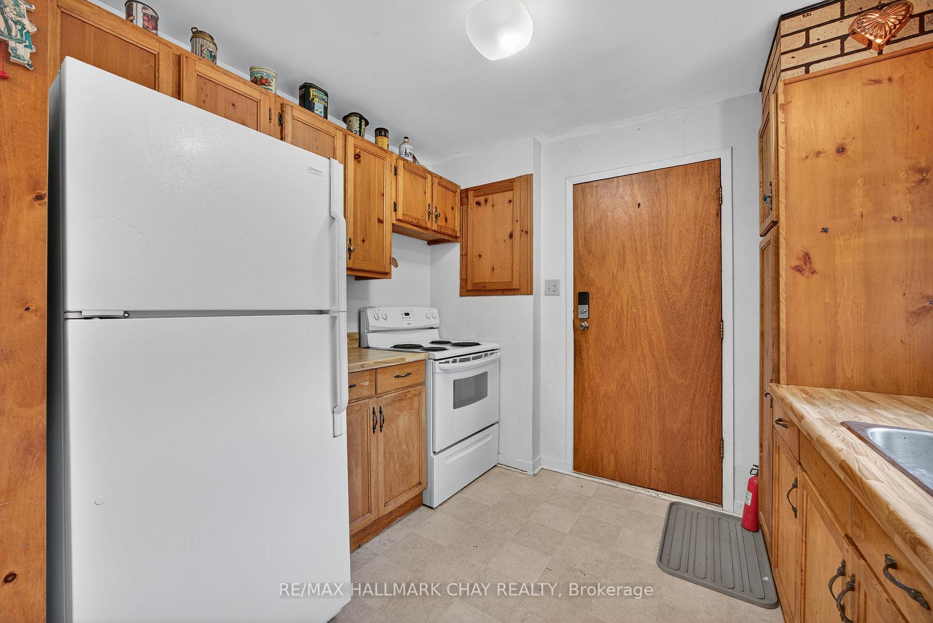 Photo 5 of 566 Oxbow Park Drive, Wasaga Beach — HOMEH
