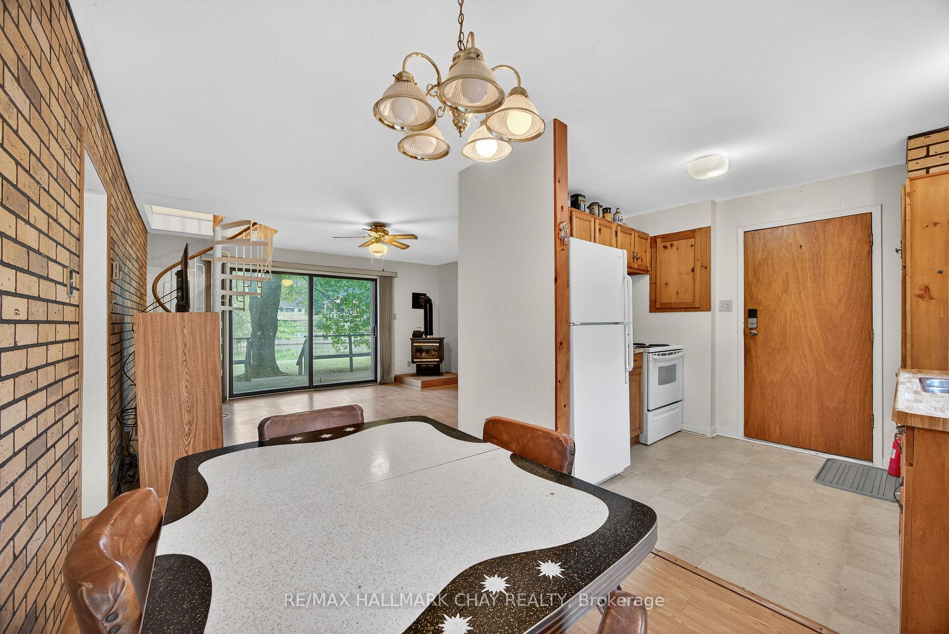Photo 10 of 566 Oxbow Park Drive, Wasaga Beach — HOMEH