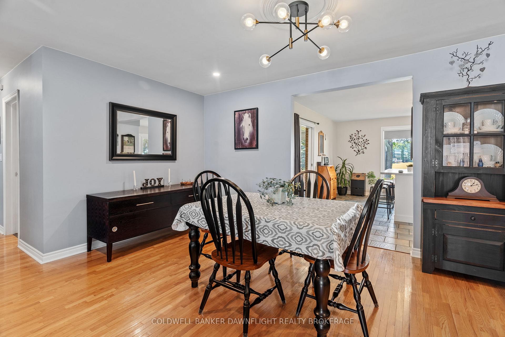 Photo 6 of 21 York Crescent, Bluewater, Hensall — HOMEH