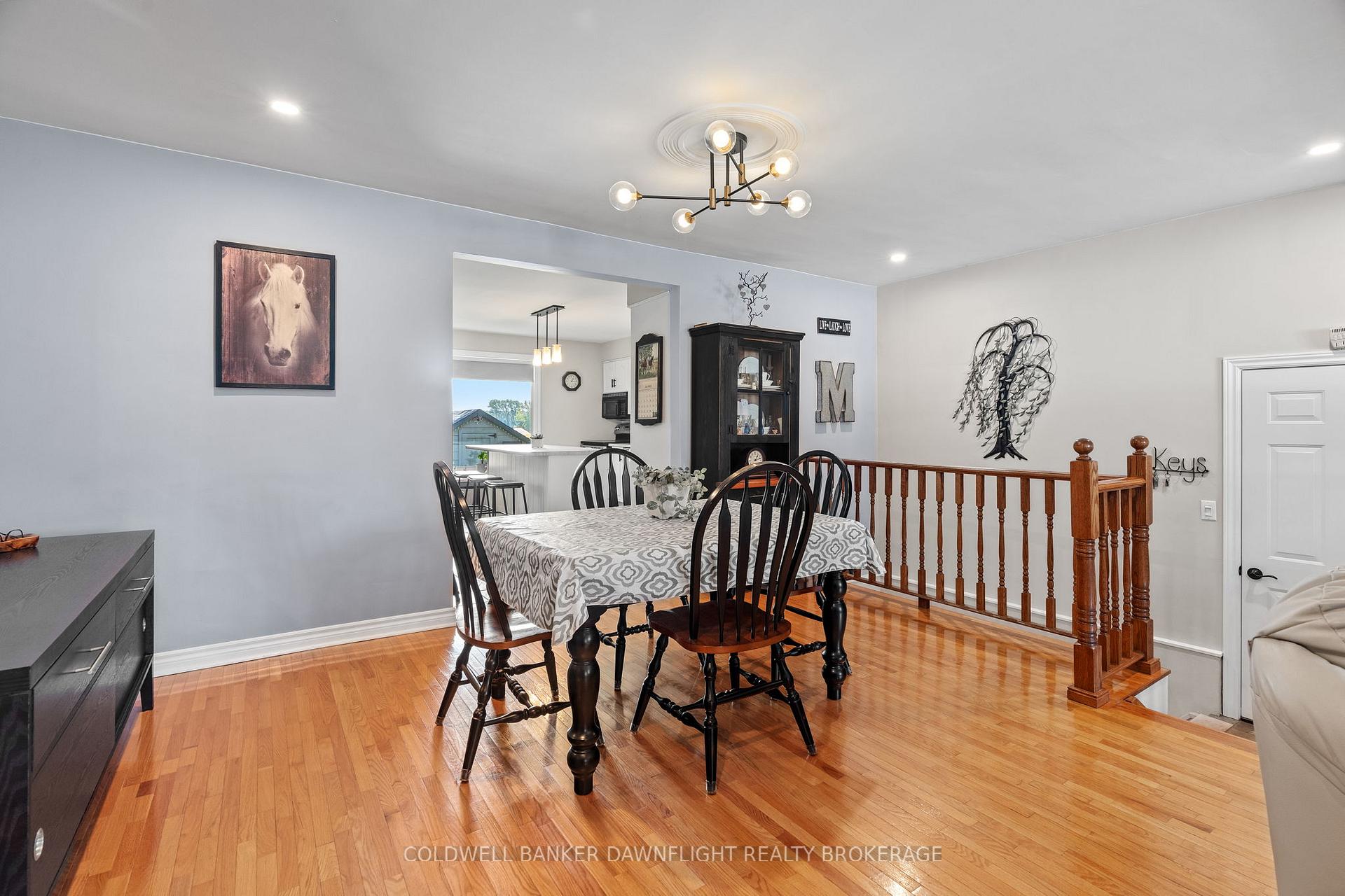 Photo 7 of 21 York Crescent, Bluewater, Hensall — HOMEH