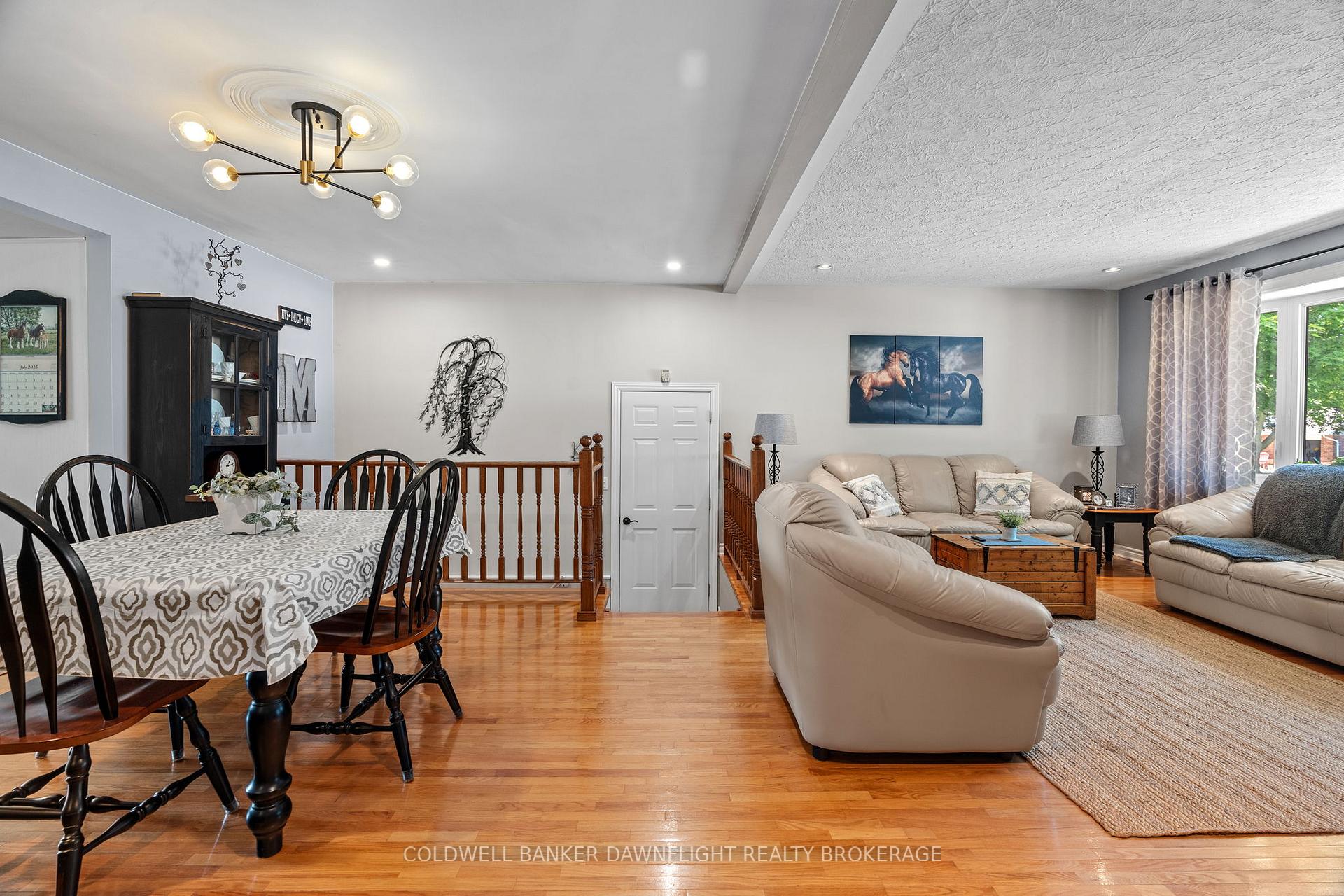 Photo 9 of 21 York Crescent, Bluewater, Hensall — HOMEH
