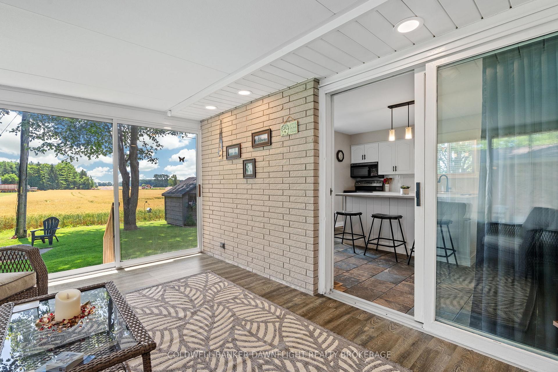 Photo 22 of 21 York Crescent, Bluewater, Hensall — HOMEH