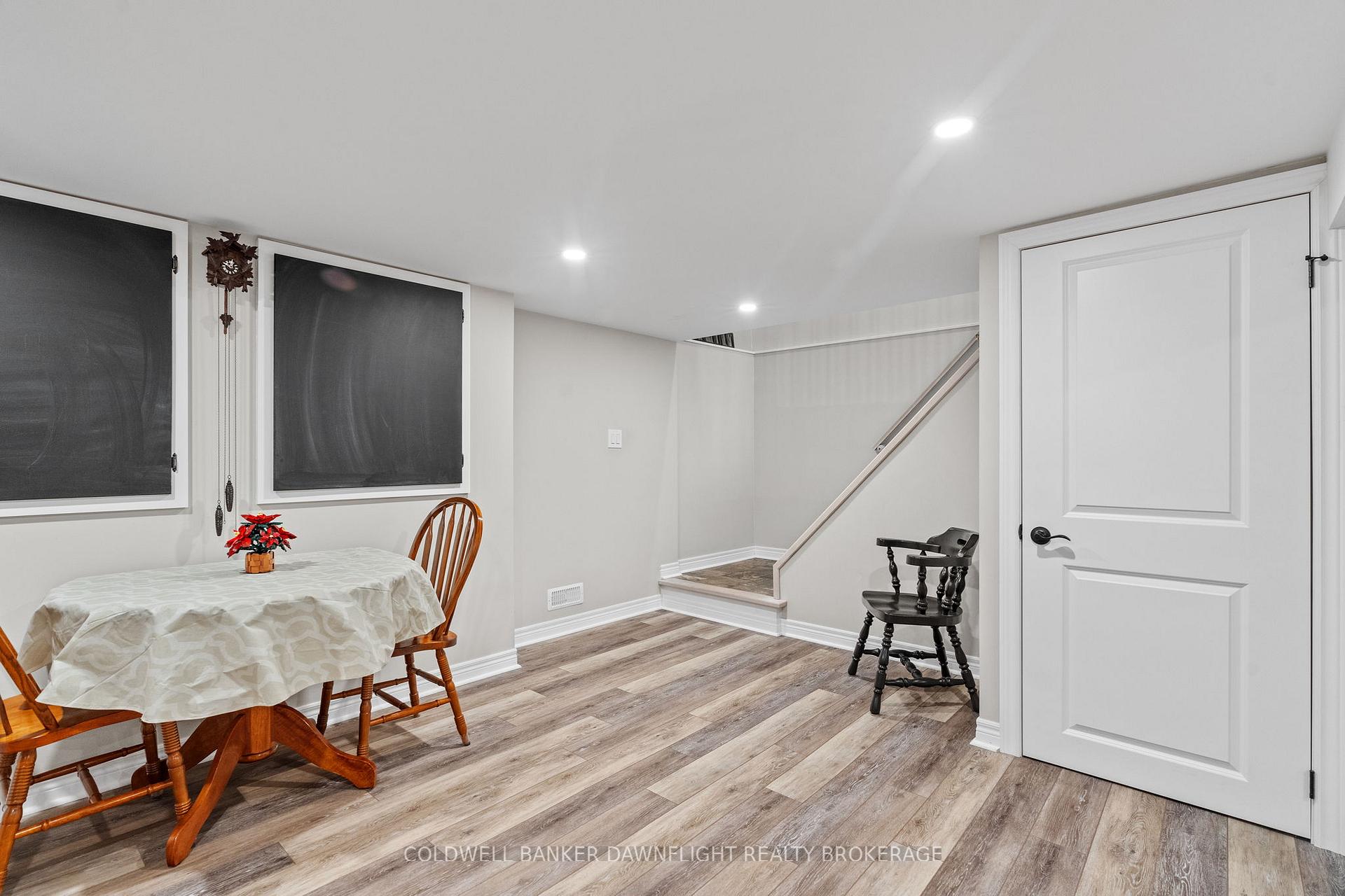 Photo 27 of 21 York Crescent, Bluewater, Hensall — HOMEH