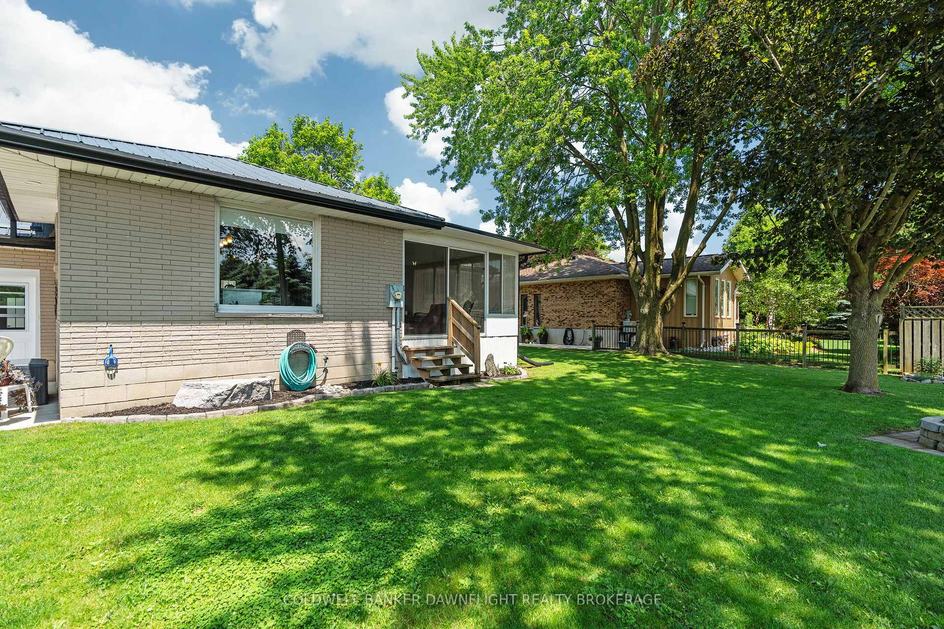 Photo 40 of 21 York Crescent, Bluewater, Hensall — HOMEH