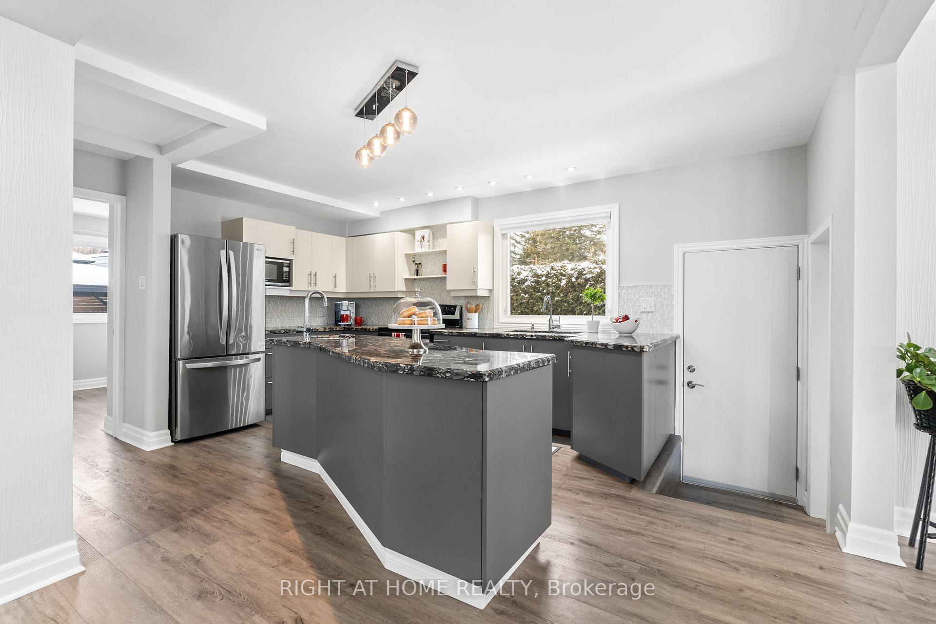 Photo 18 of 27 Thorncliff Place, Ottawa, Lynwood Village — HOMEH