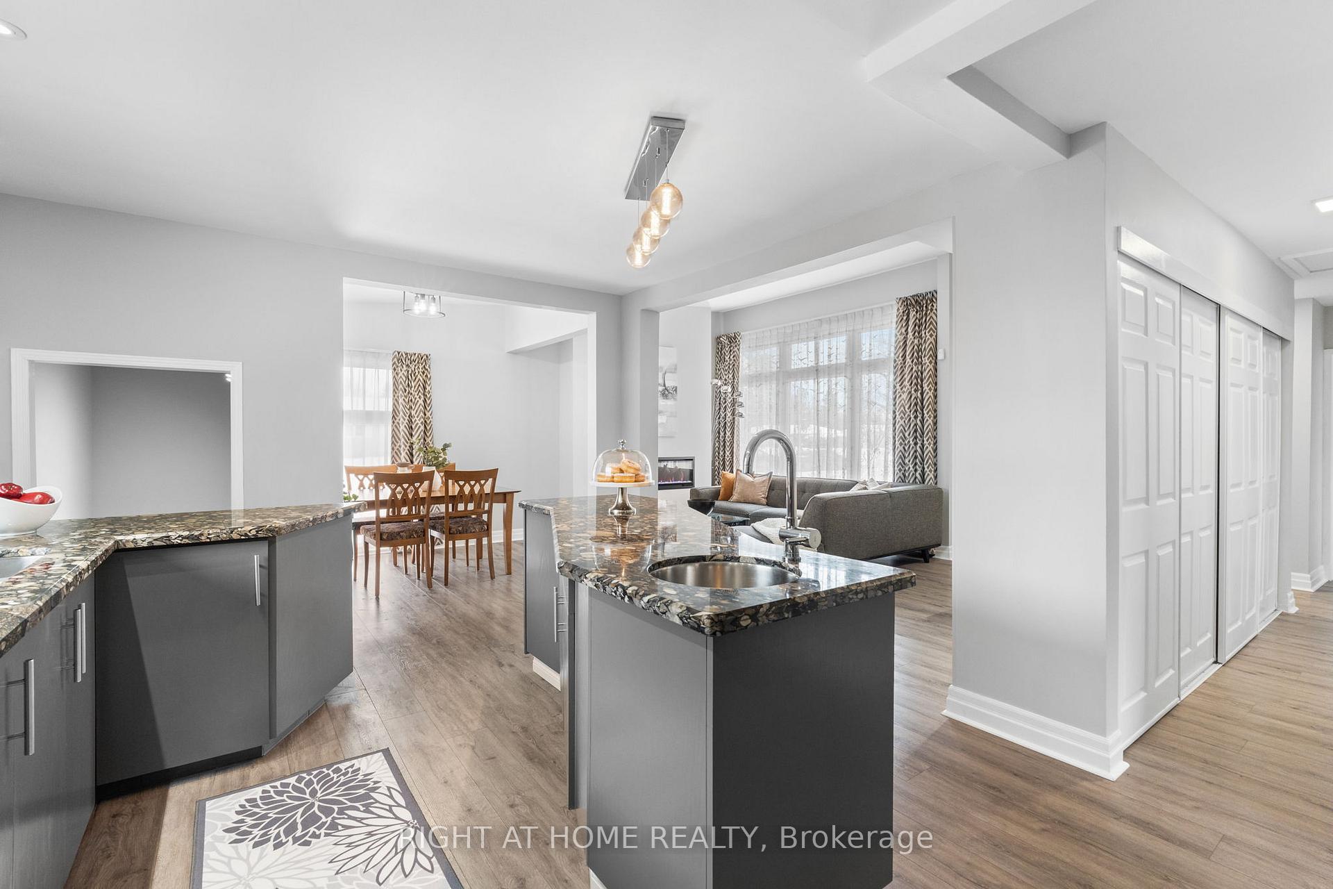 Photo 13 of 27 Thorncliff Place, Ottawa, Lynwood Village — HOMEH