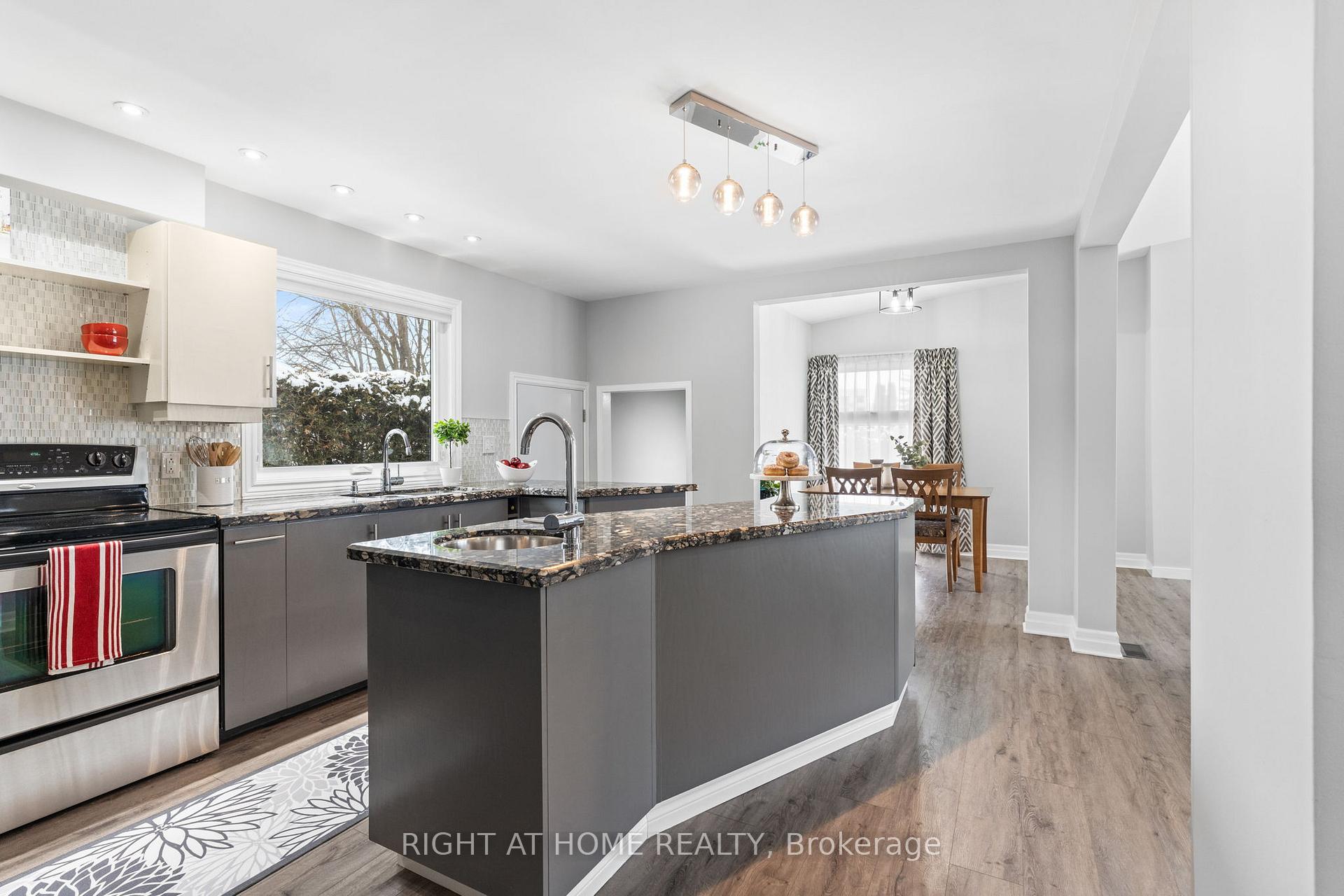Photo 14 of 27 Thorncliff Place, Ottawa, Lynwood Village — HOMEH
