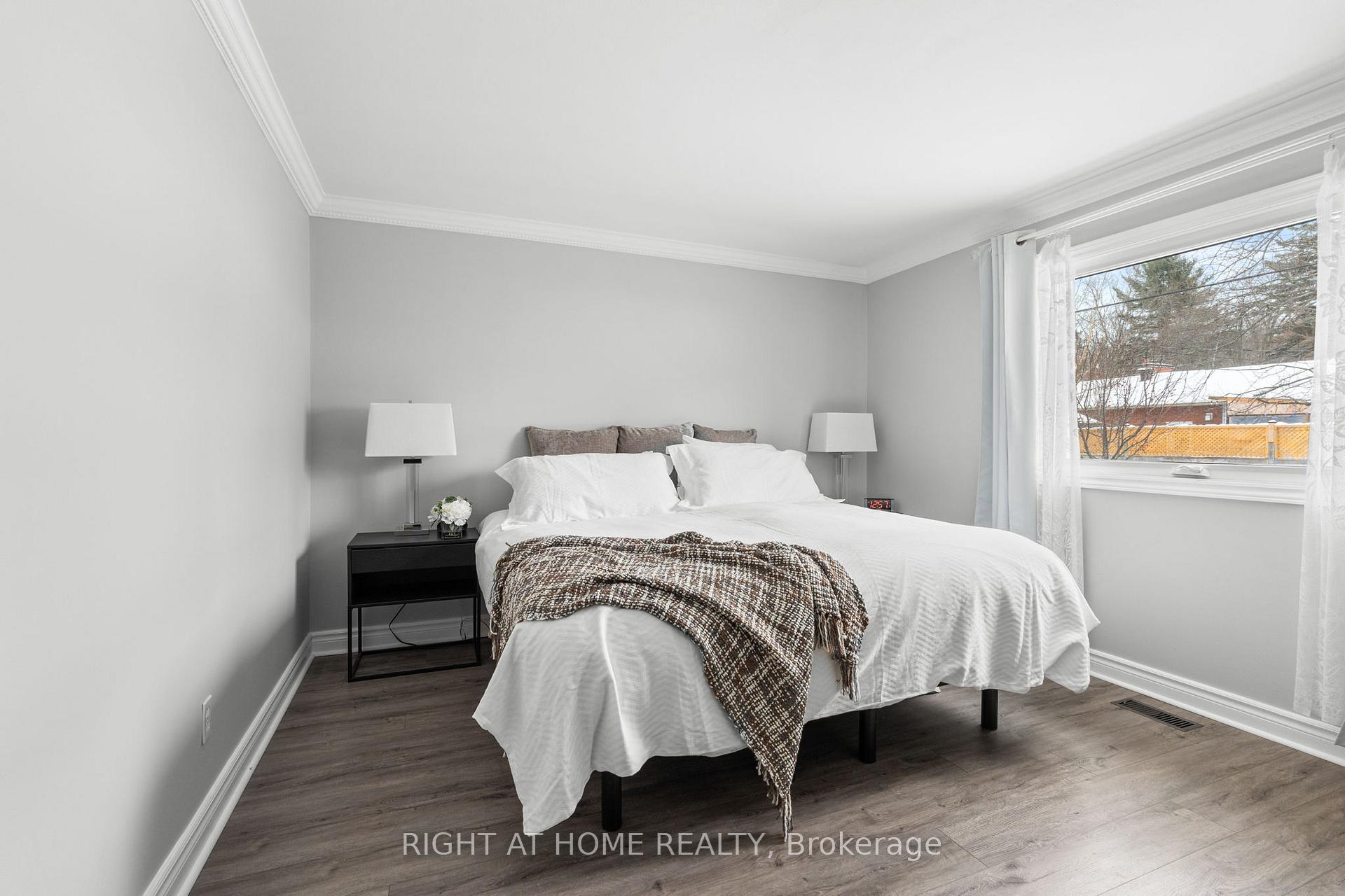 Photo 16 of 27 Thorncliff Place, Ottawa, Lynwood Village — HOMEH