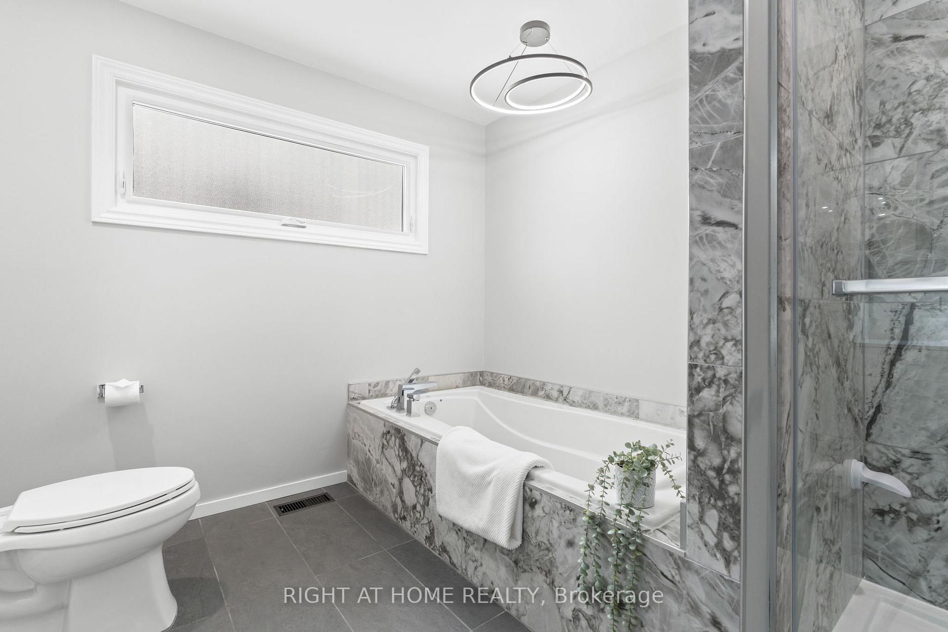 Photo 21 of 27 Thorncliff Place, Ottawa, Lynwood Village — HOMEH