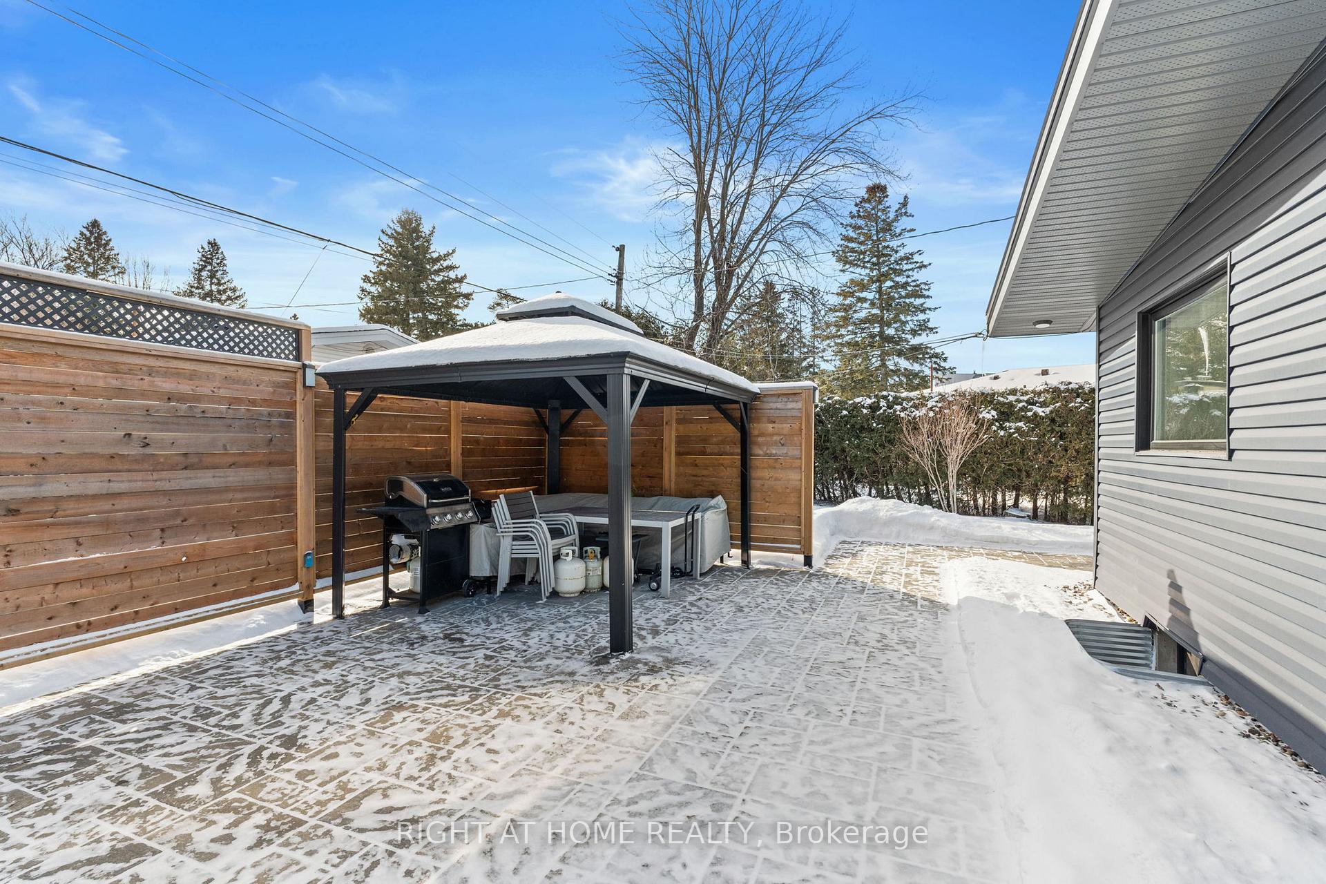 Photo 34 of 27 Thorncliff Place, Ottawa, Lynwood Village — HOMEH