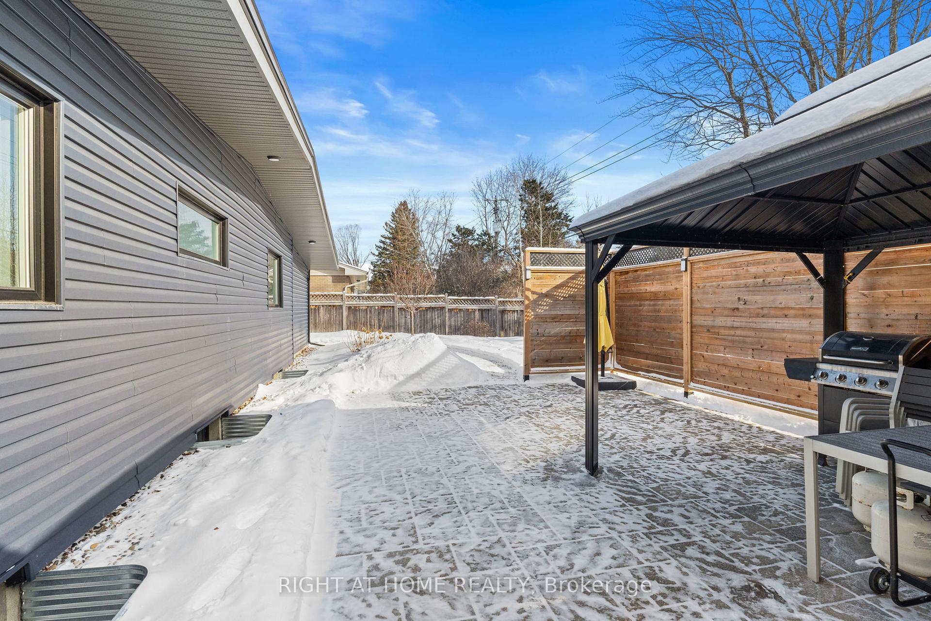 Photo 35 of 27 Thorncliff Place, Ottawa, Lynwood Village — HOMEH