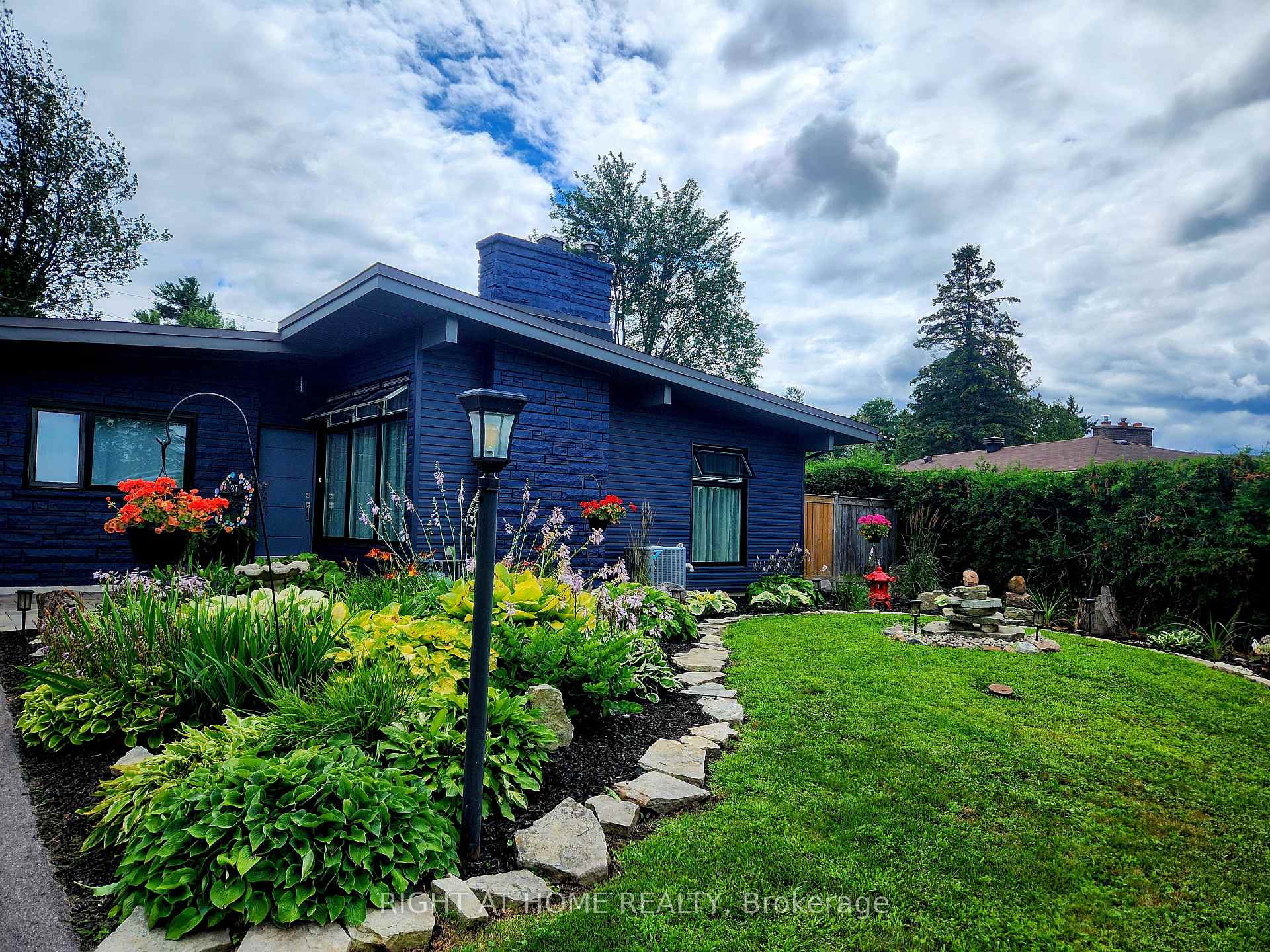 Photo 40 of 27 Thorncliff Place, Ottawa, Lynwood Village — HOMEH