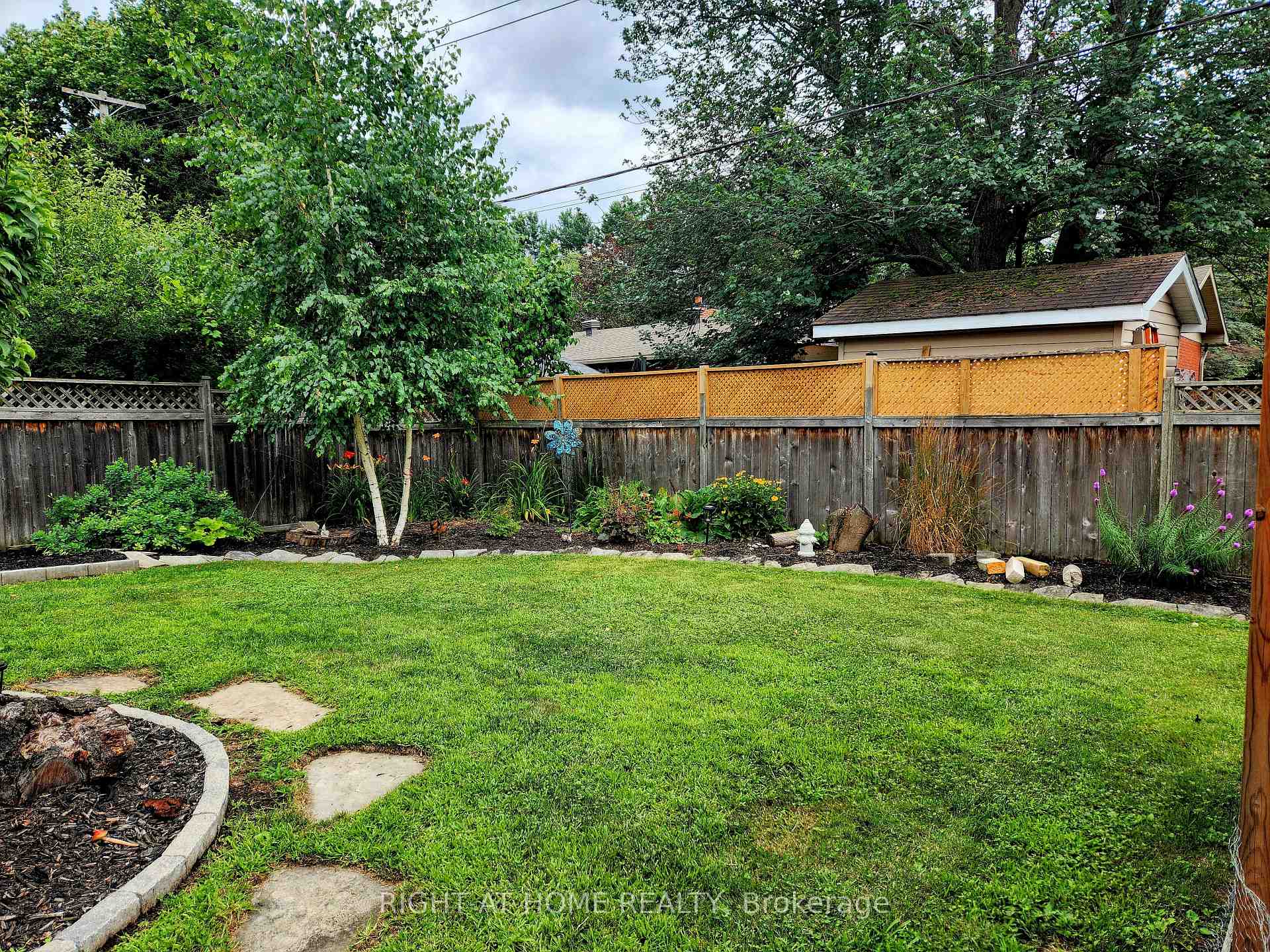 Photo 44 of 27 Thorncliff Place, Ottawa, Lynwood Village — HOMEH