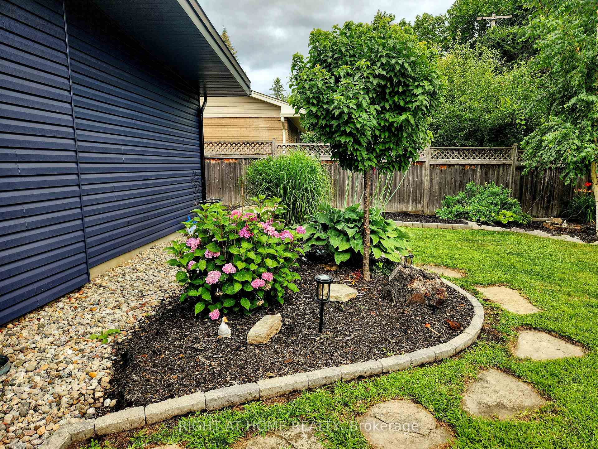 Photo 42 of 27 Thorncliff Place, Ottawa, Lynwood Village — HOMEH