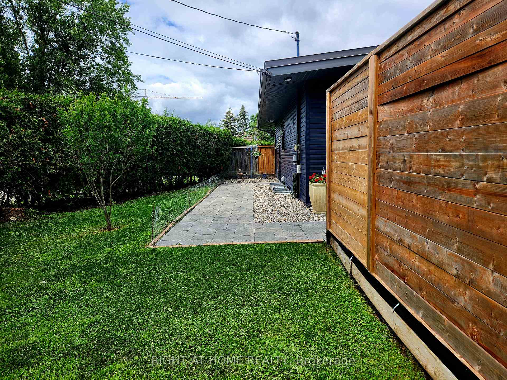Photo 45 of 27 Thorncliff Place, Ottawa, Lynwood Village — HOMEH