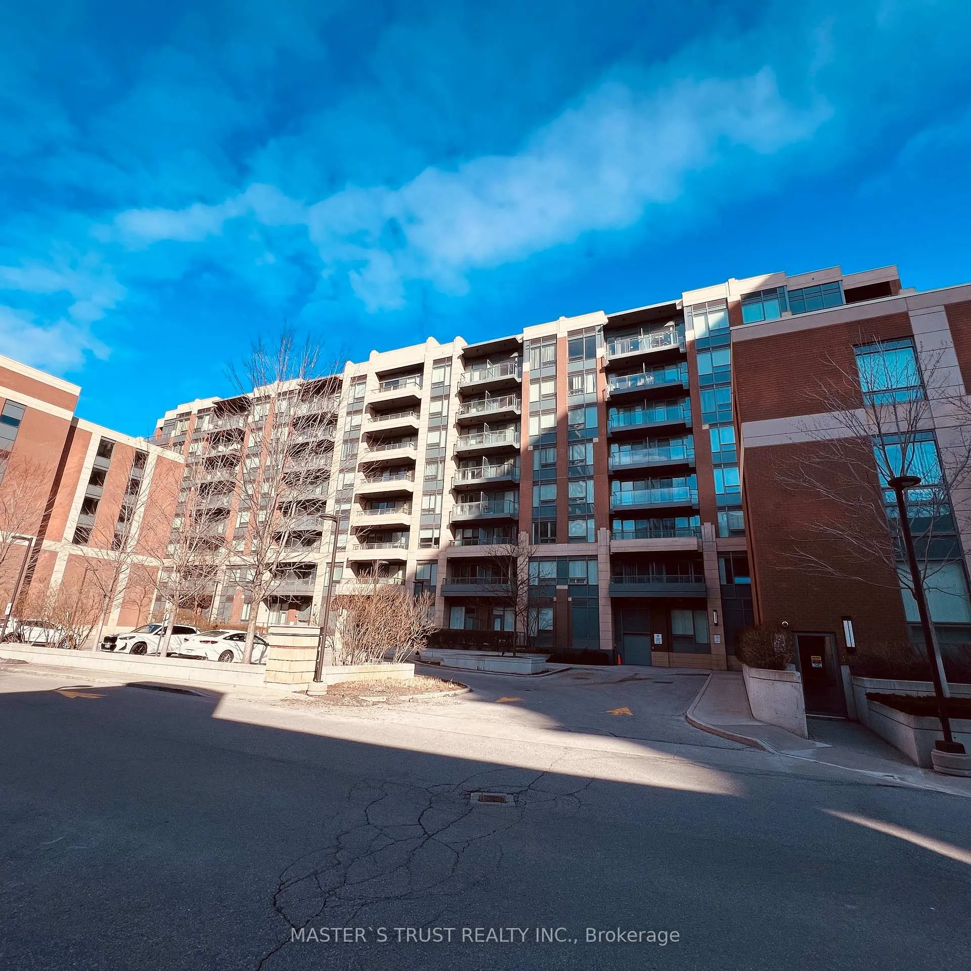 Photo 2 of Unit 326, 28 Uptown Drive E, Markham, Unionville — HOMEH
