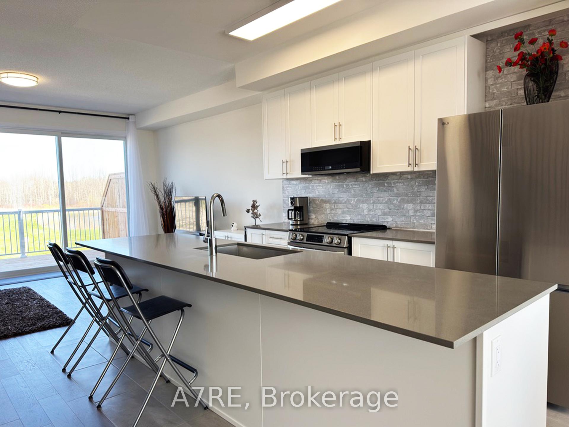 Photo 11 of 27 Sama Way, Wasaga Beach — HOMEH