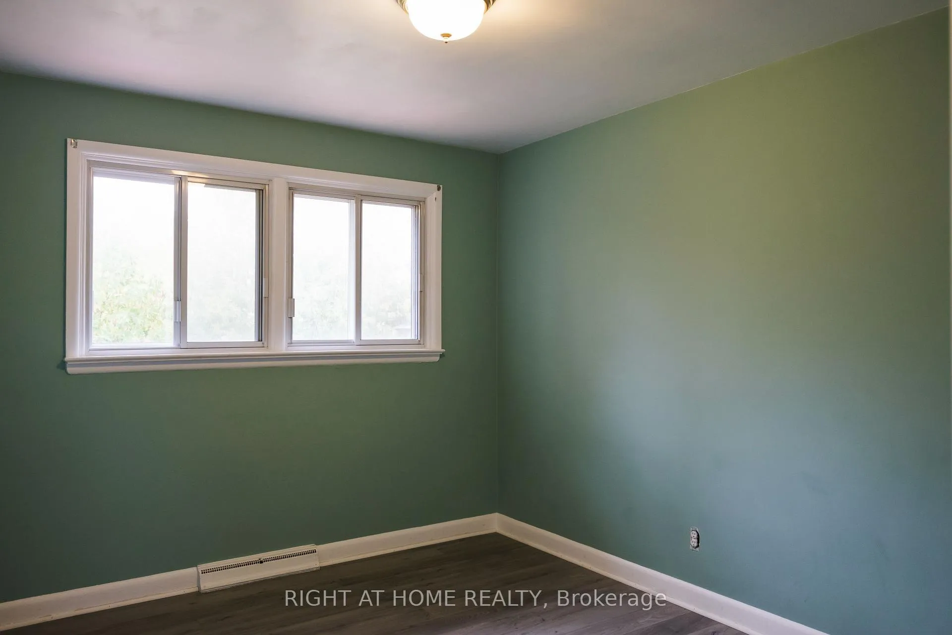 Photo 3 of 111 Landrigan Street, Arnprior — HOMEH