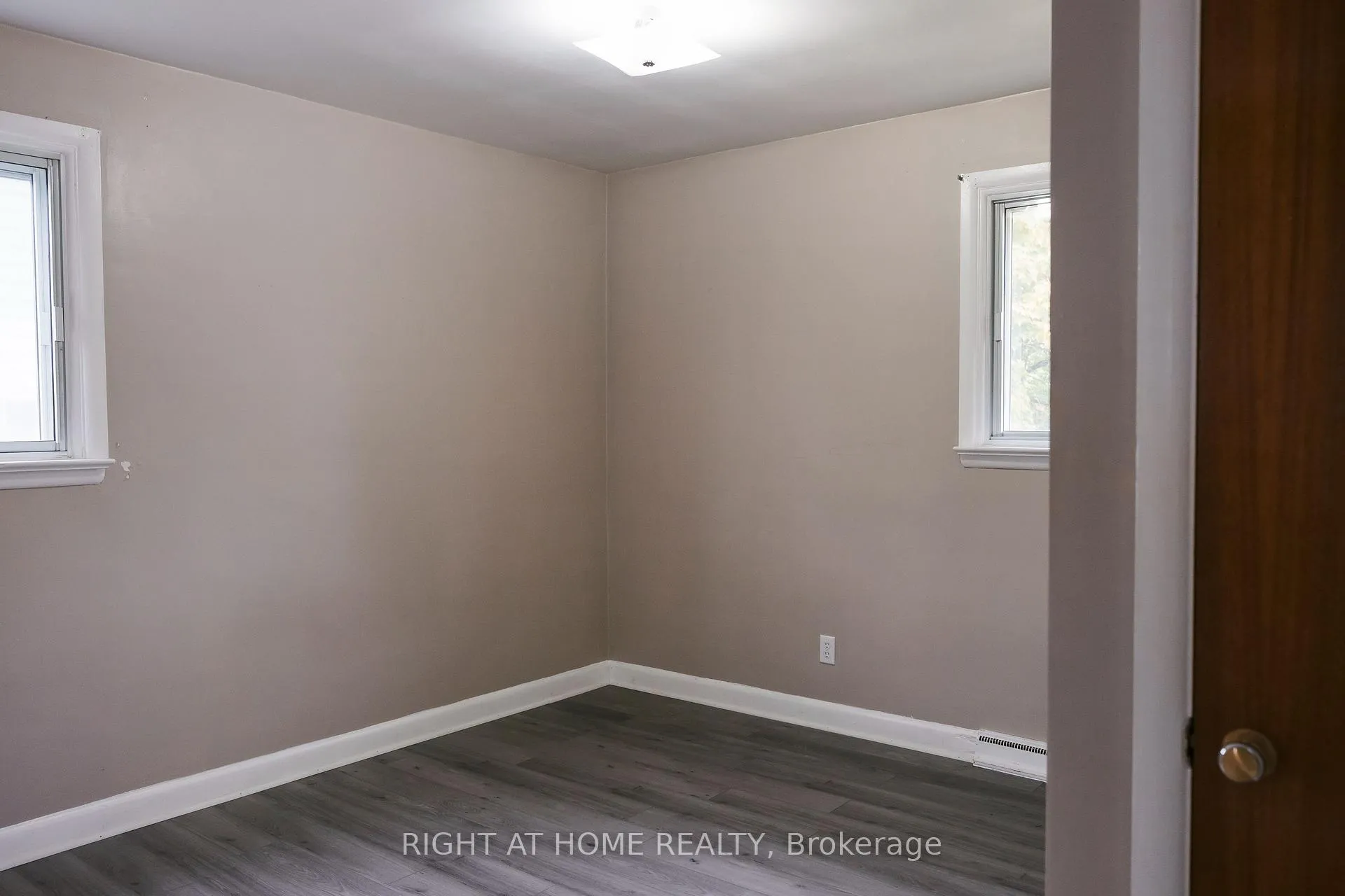 Photo 4 of 111 Landrigan Street, Arnprior — HOMEH