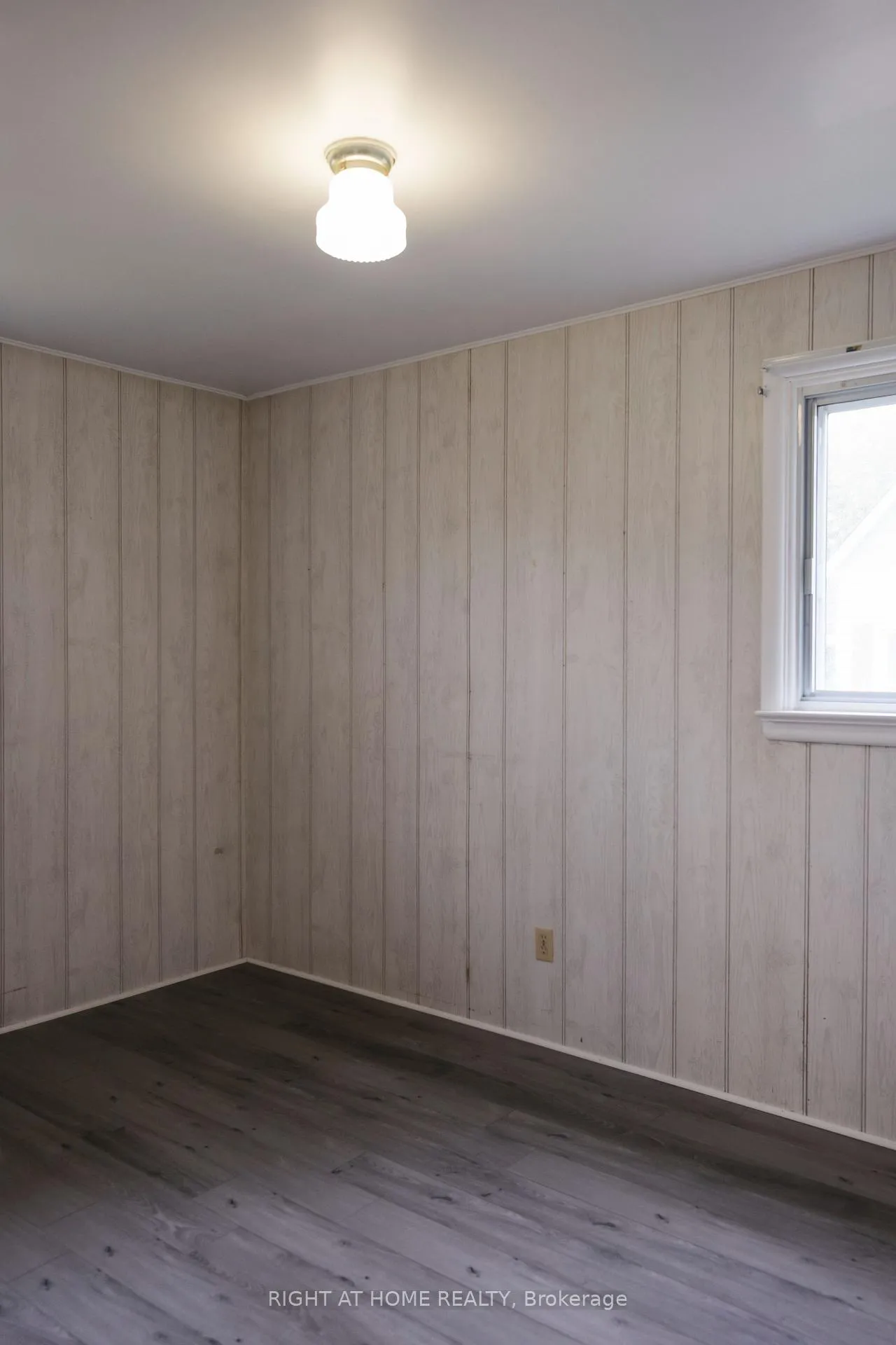 Photo 5 of 111 Landrigan Street, Arnprior — HOMEH