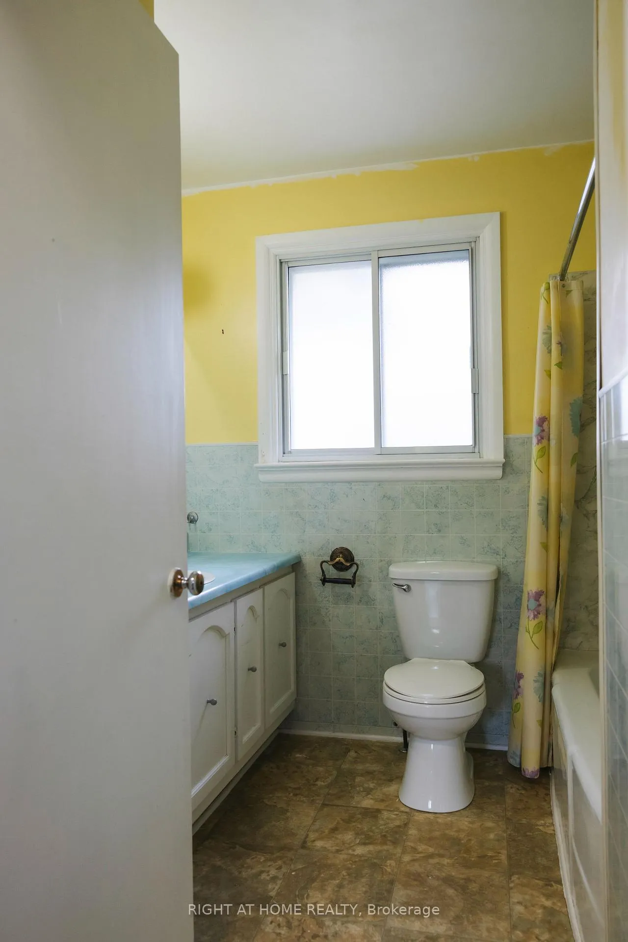 Photo 6 of 111 Landrigan Street, Arnprior — HOMEH