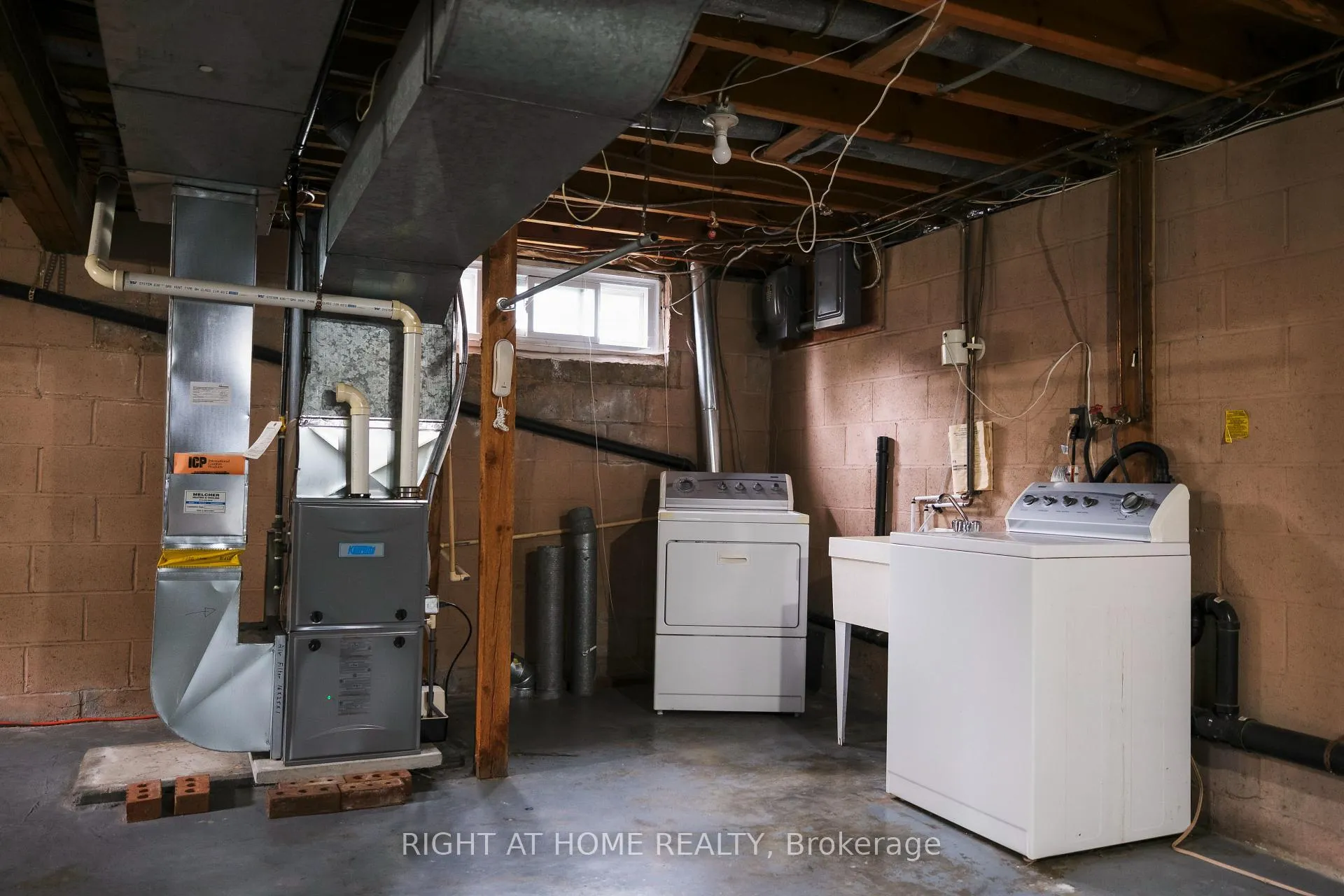 Photo 9 of 111 Landrigan Street, Arnprior — HOMEH