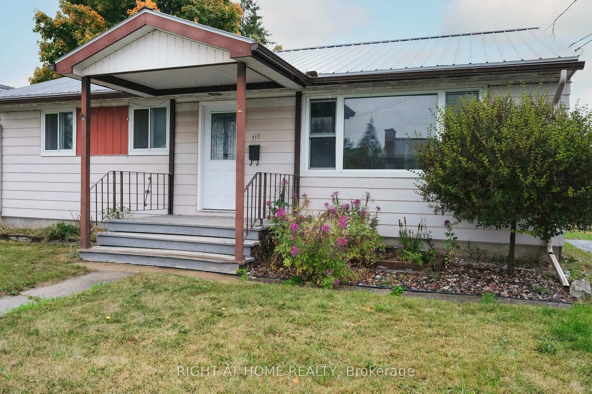 Photo 10 of 111 Landrigan Street, Arnprior — HOMEH