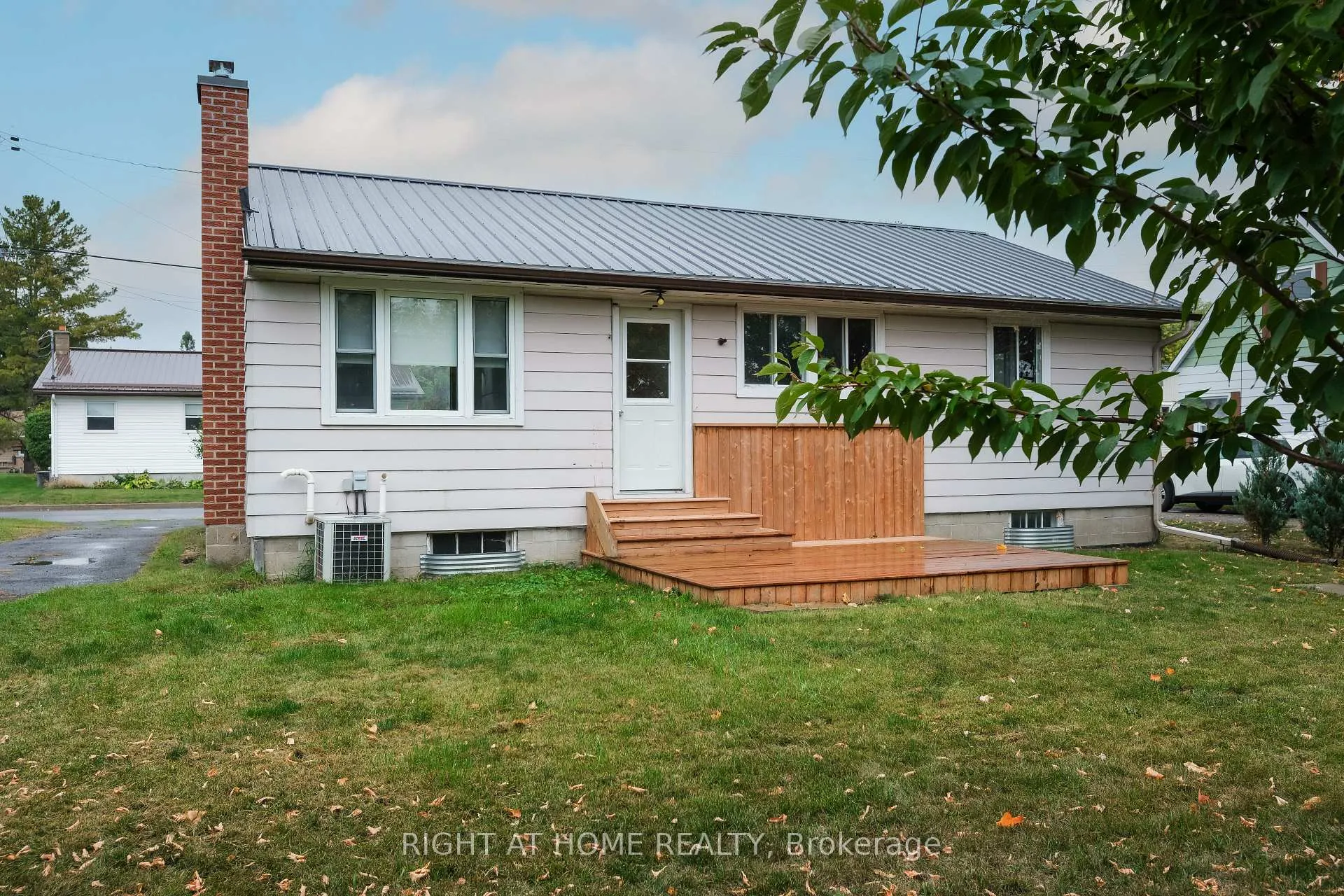 Photo 11 of 111 Landrigan Street, Arnprior — HOMEH