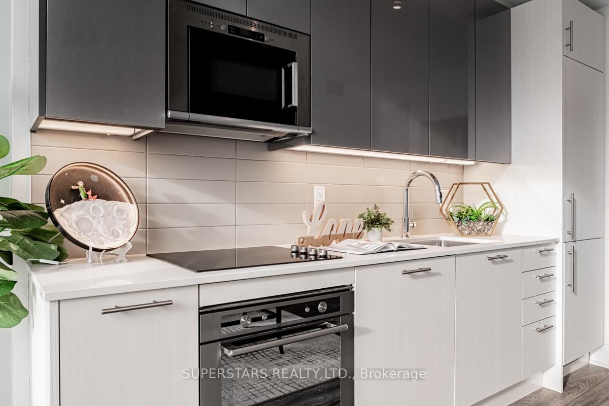 Photo 3 of Unit 2613, 403 Church St, Toronto, Church-Yonge Corridor — HOMEH