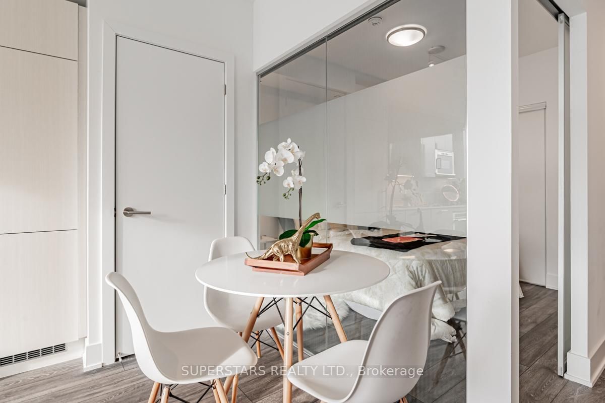 Photo 4 of Unit 2613, 403 Church St, Toronto, Church-Yonge Corridor — HOMEH
