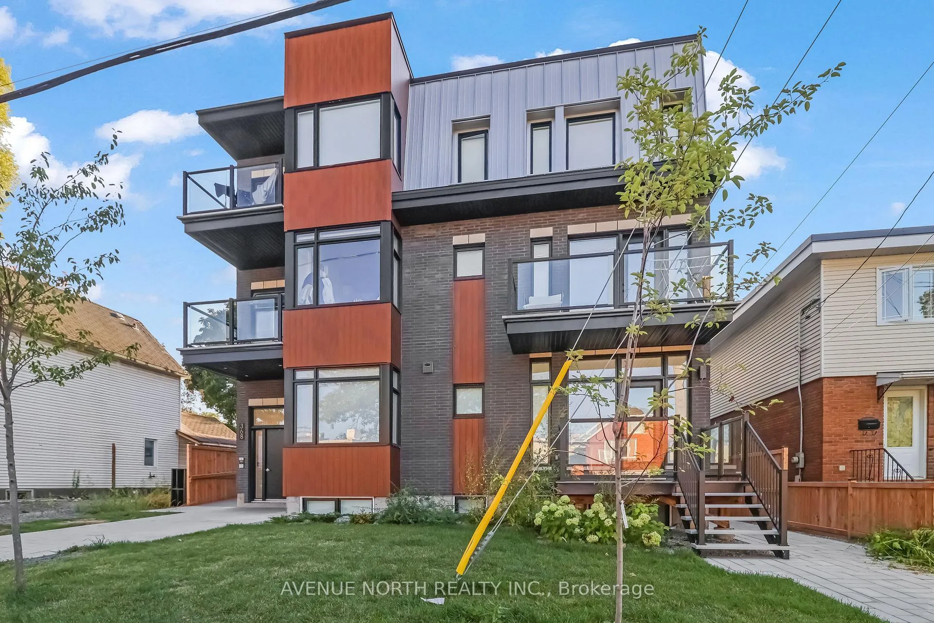 Front of Unit 302, 368 Tweedsmuir Avenue