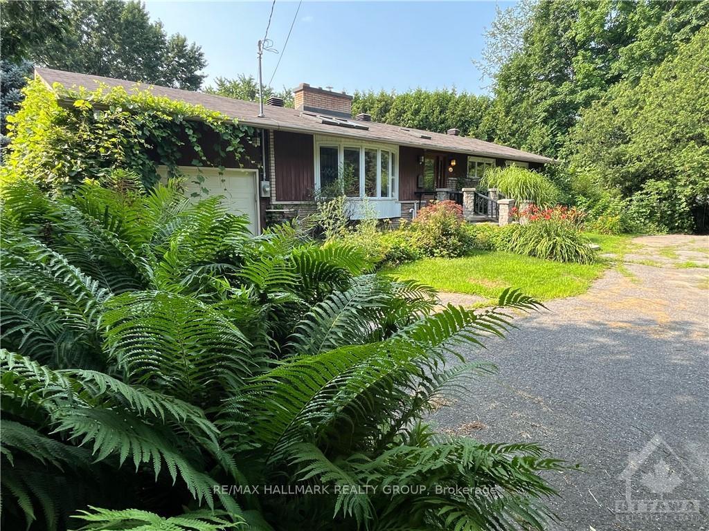 Photo 1 of 49 Delong Drive, Ottawa, Rothwell Heights — HOMEH