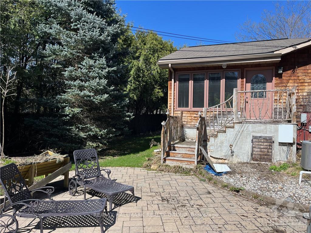 Photo 7 of 49 Delong Drive, Ottawa, Rothwell Heights — HOMEH