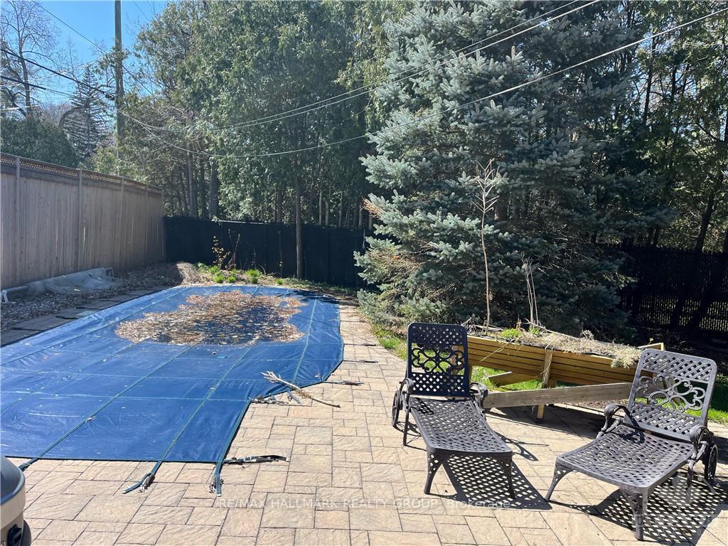 Photo 8 of 49 Delong Drive, Ottawa, Rothwell Heights — HOMEH