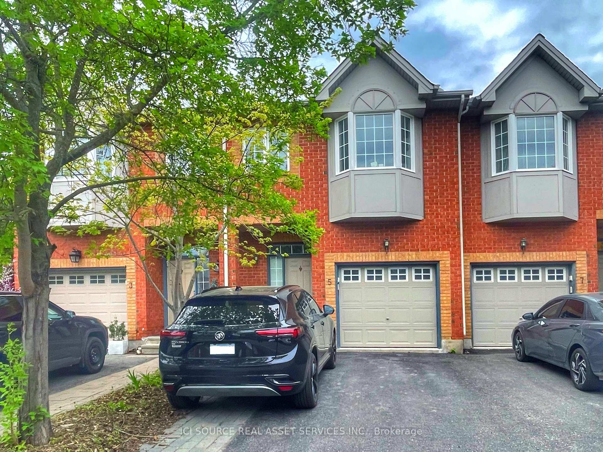 Photo 1 of 5 Great Oak Private, Ottawa, Riverview Park — HOMEH