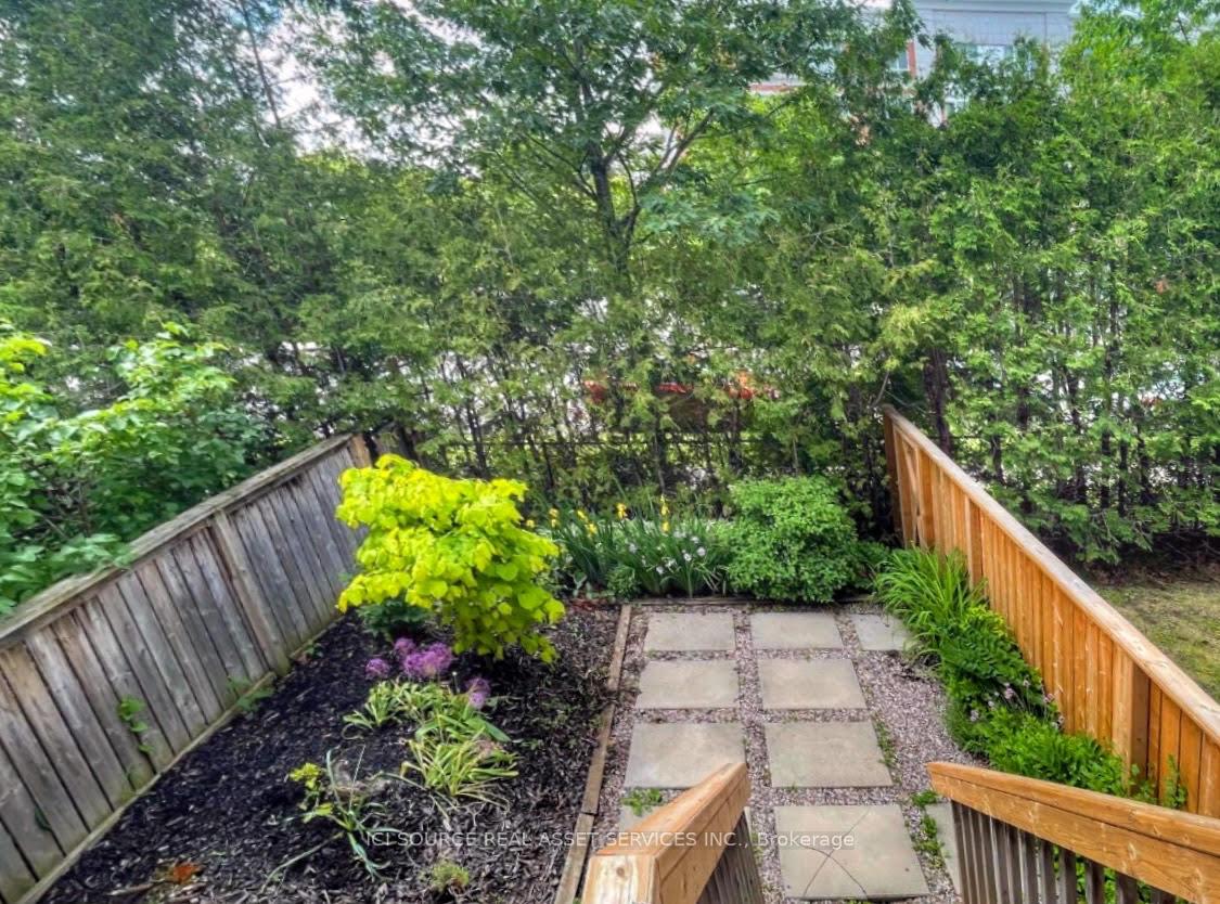 Photo 10 of 5 Great Oak Private, Ottawa, Riverview Park — HOMEH