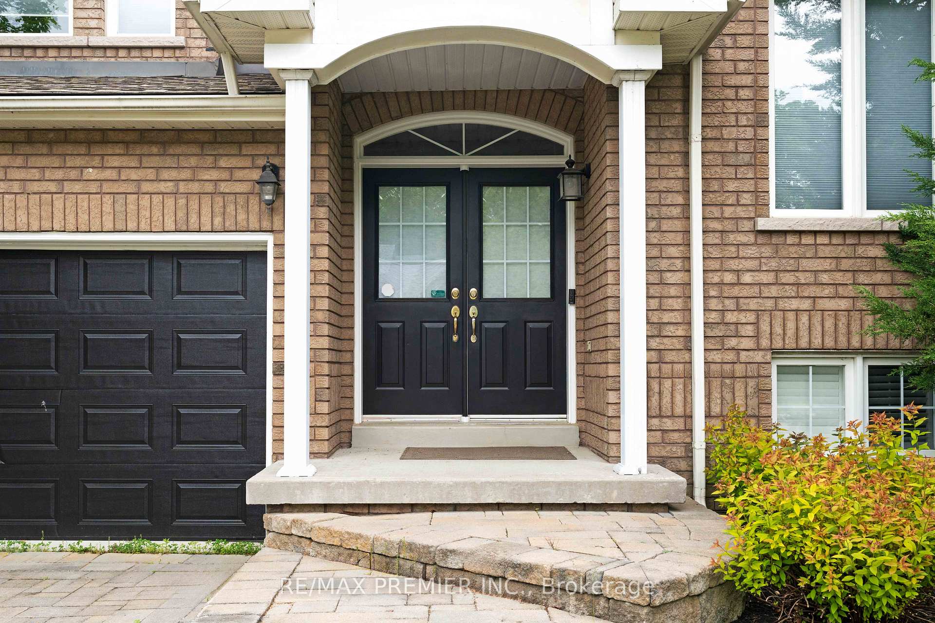 Photo 3 of 6 Rose Valley Way, Wasaga Beach — HOMEH