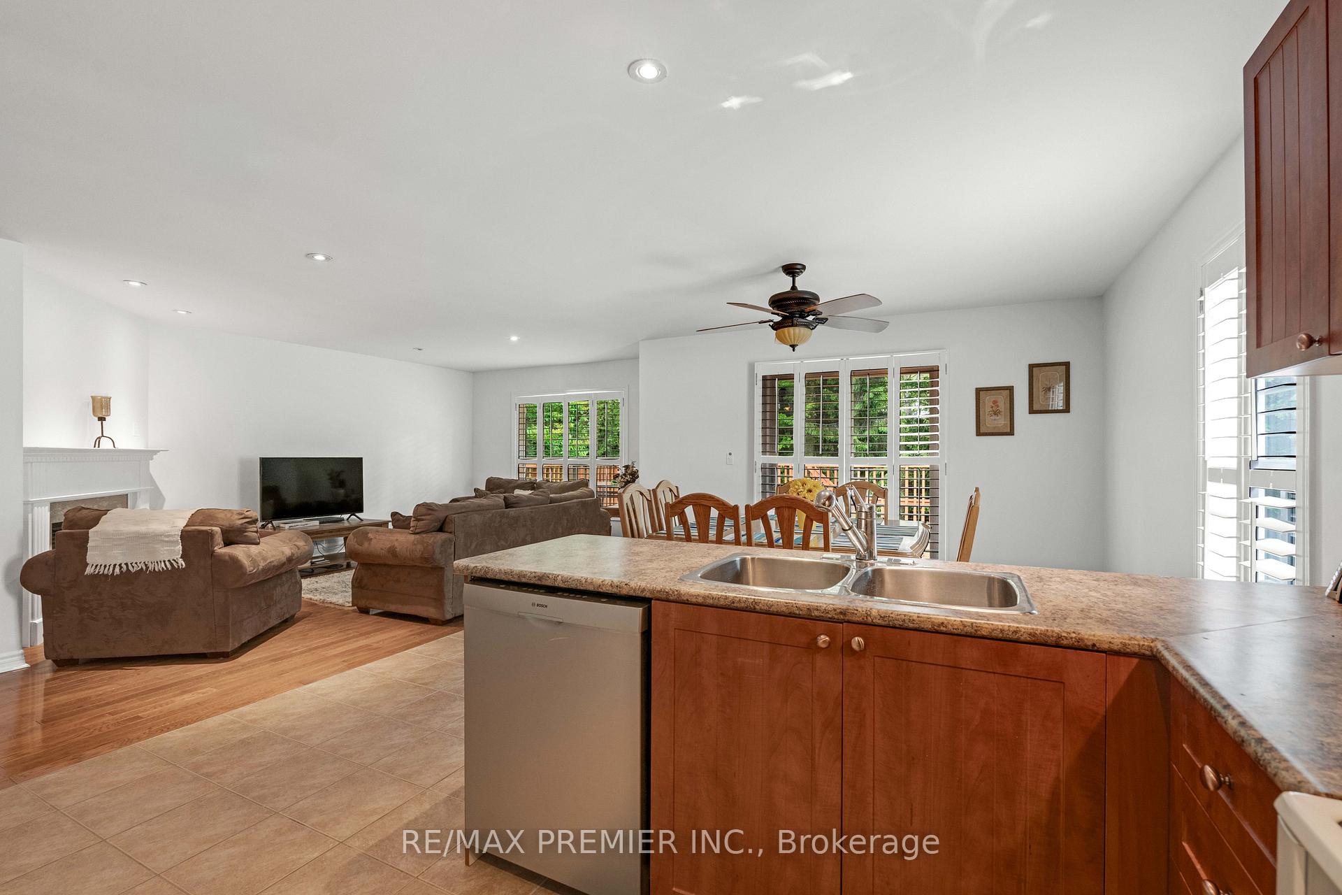 Photo 10 of 6 Rose Valley Way, Wasaga Beach — HOMEH