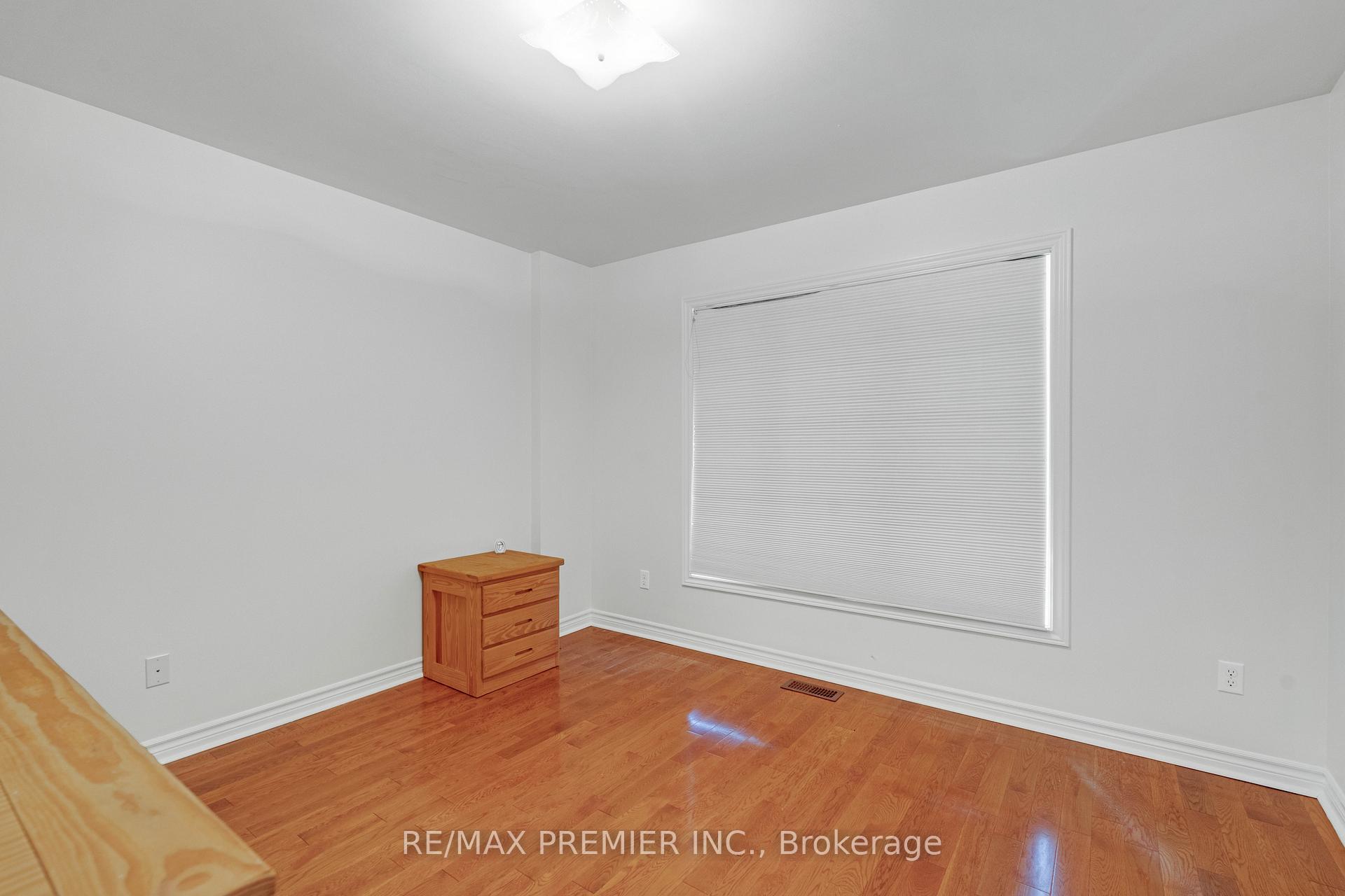 Photo 16 of 6 Rose Valley Way, Wasaga Beach — HOMEH