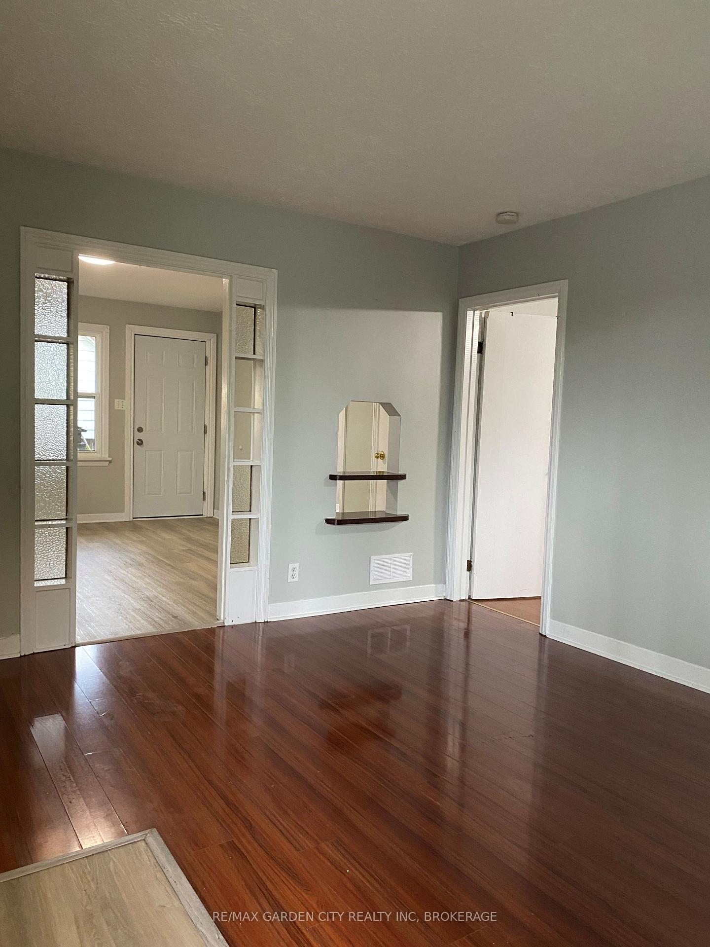 Photo 2 of Unit 3, 131 Lyons Avenue, Welland, Lincoln/Crowland — HOMEH