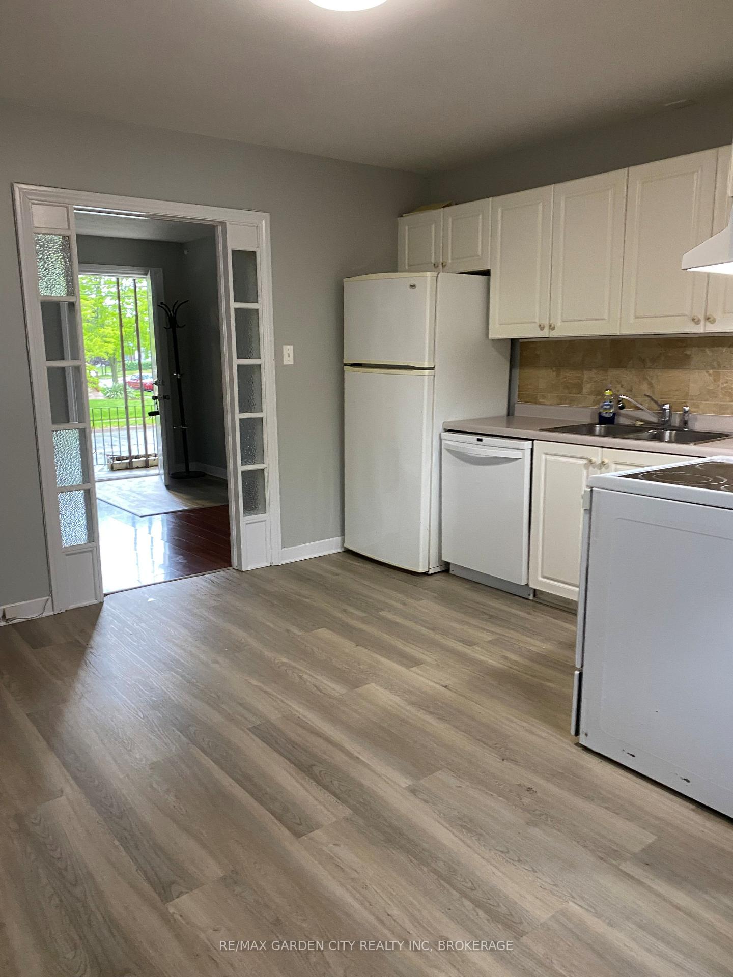 Photo 4 of Unit 3, 131 Lyons Avenue, Welland, Lincoln/Crowland — HOMEH