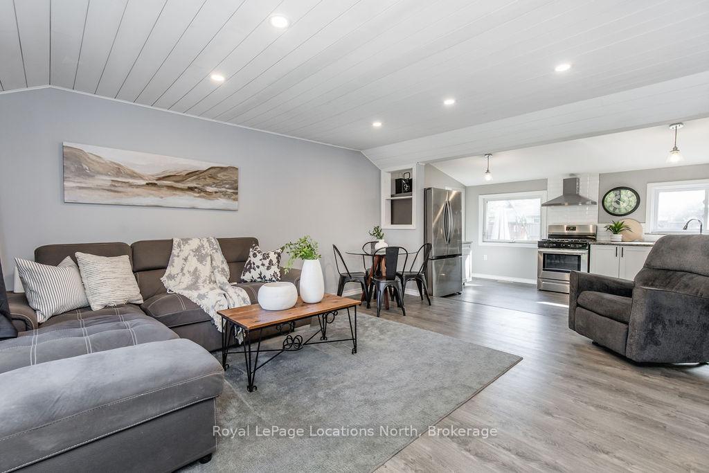 Photo 5 of 497 Oxbow Park Drive, Wasaga Beach — HOMEH
