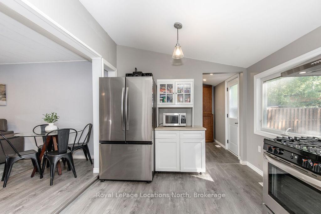 Photo 11 of 497 Oxbow Park Drive, Wasaga Beach — HOMEH