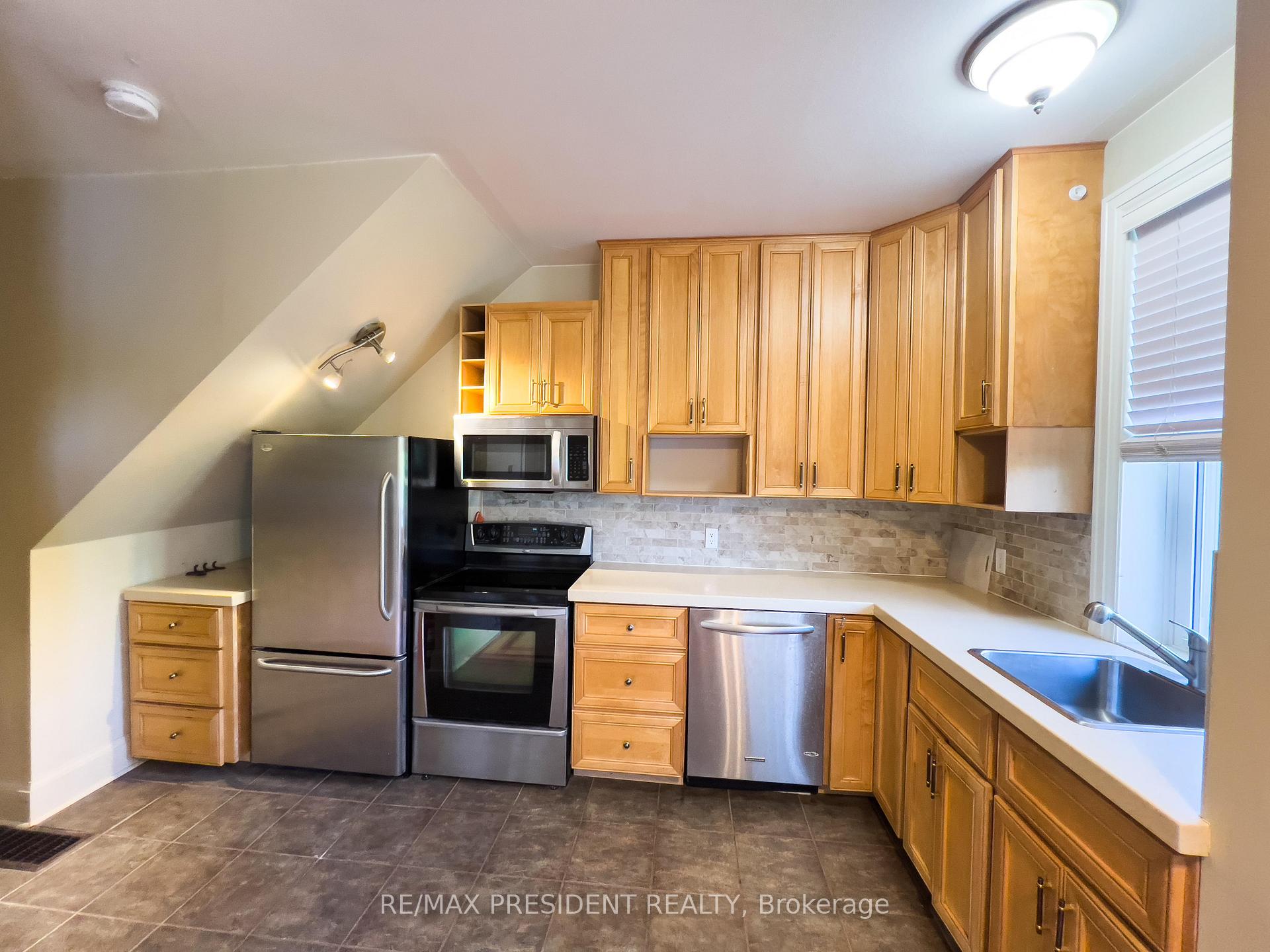 Photo 11 of Unit 2, 166 st george Street, West Perth, Mitchell — HOMEH